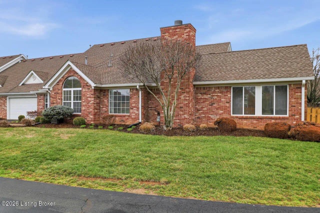 10207 Capron Ln, Louisville