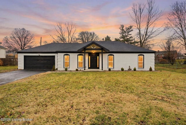 104 Gloria Dr, Shelbyville