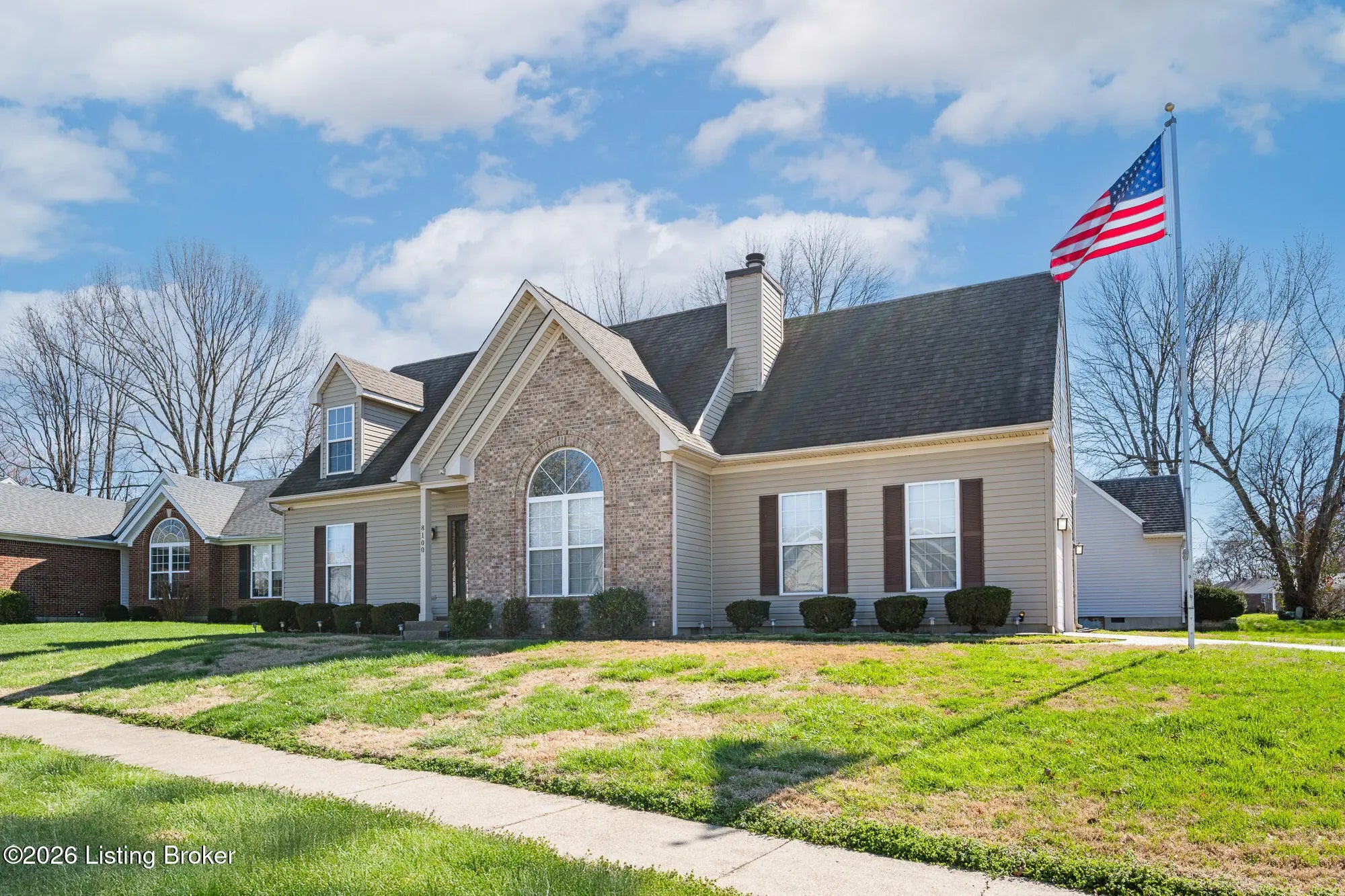 Photo of Listing #1711416