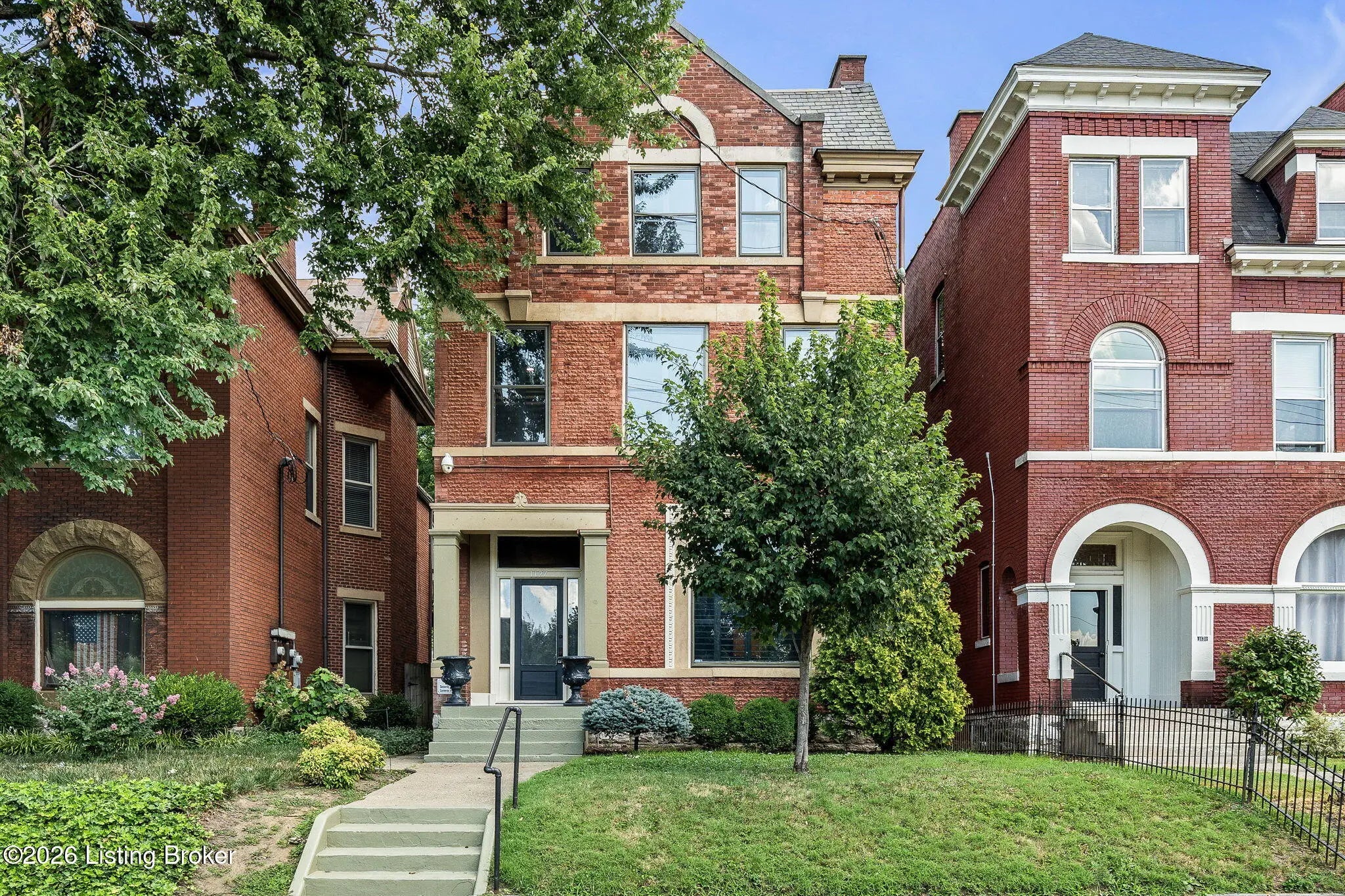 Photo of Listing #1710733