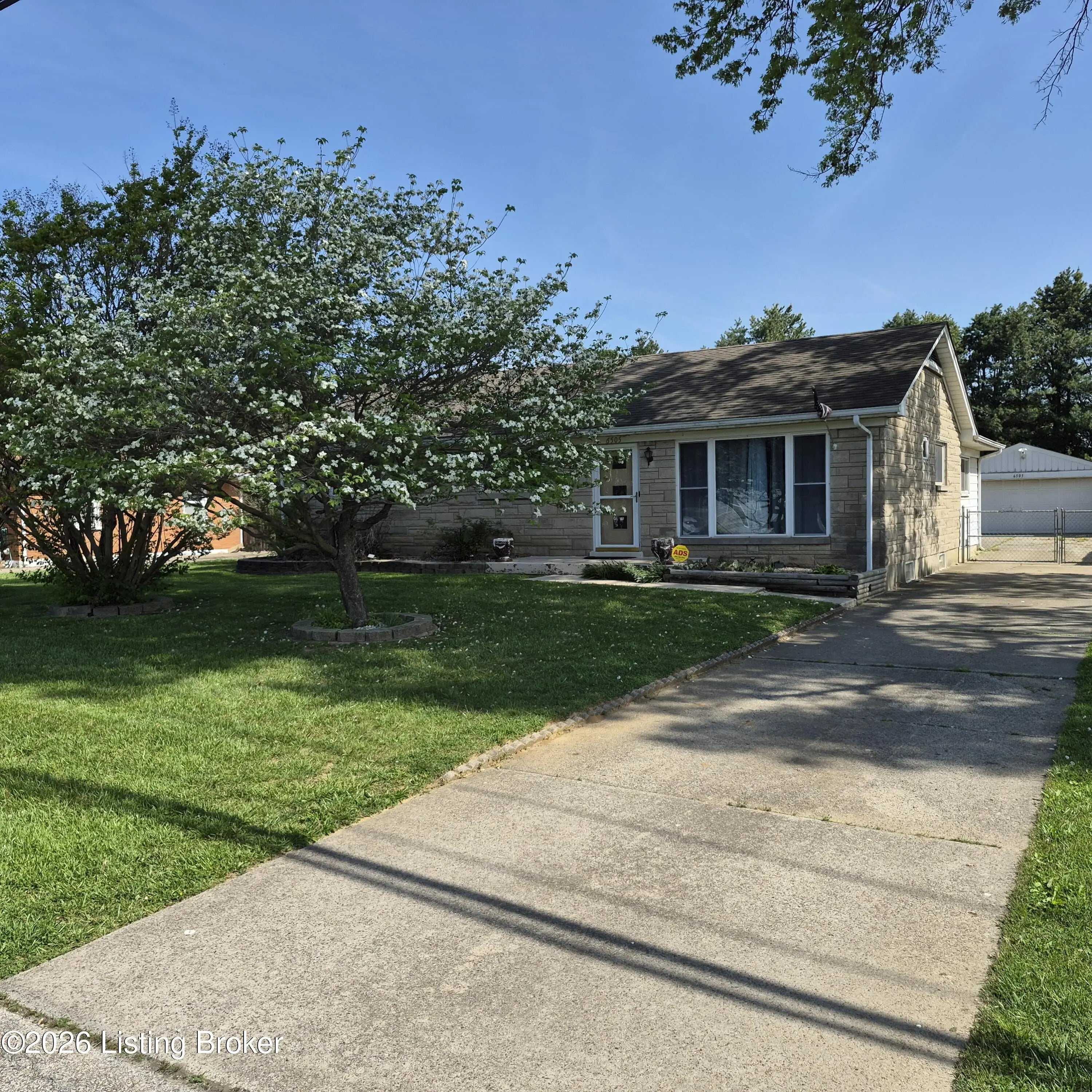 Photo of Listing #1710550