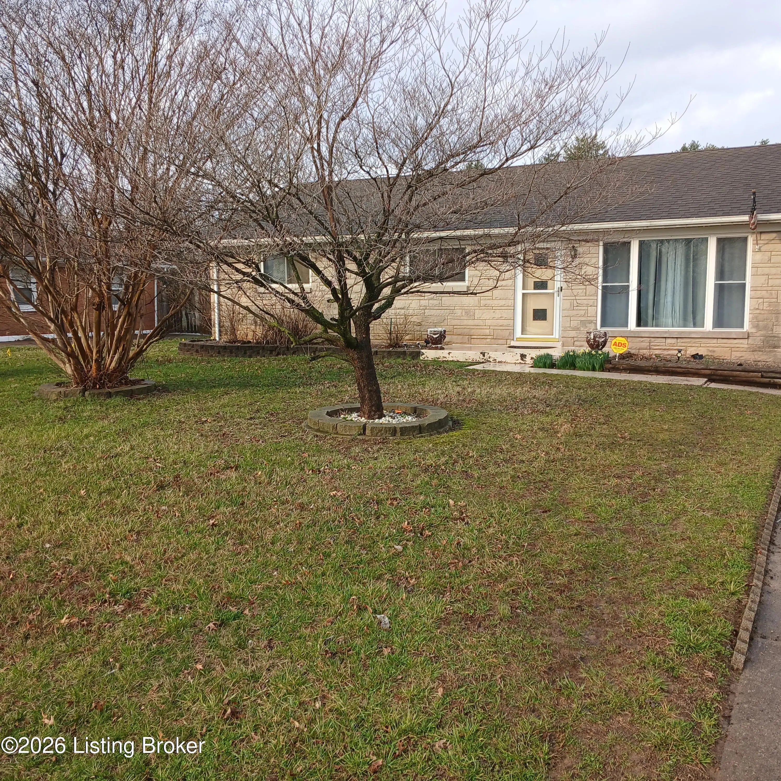 Photo of Listing #1710550