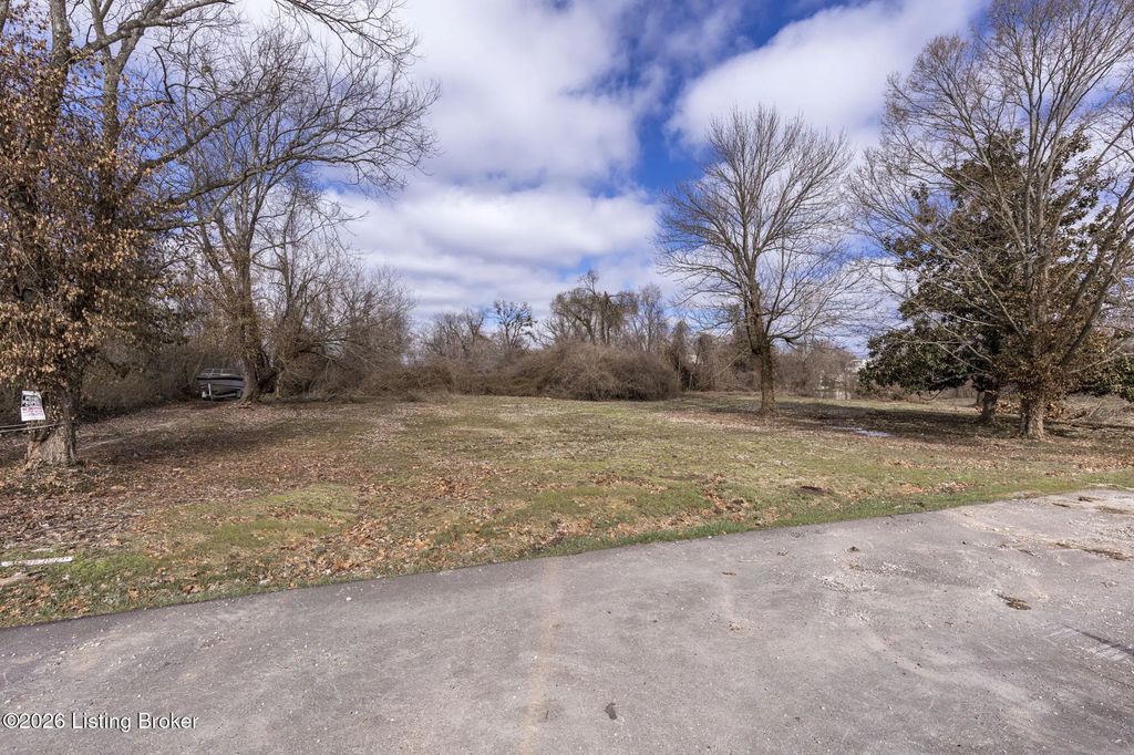 5225 River Rd, Louisville