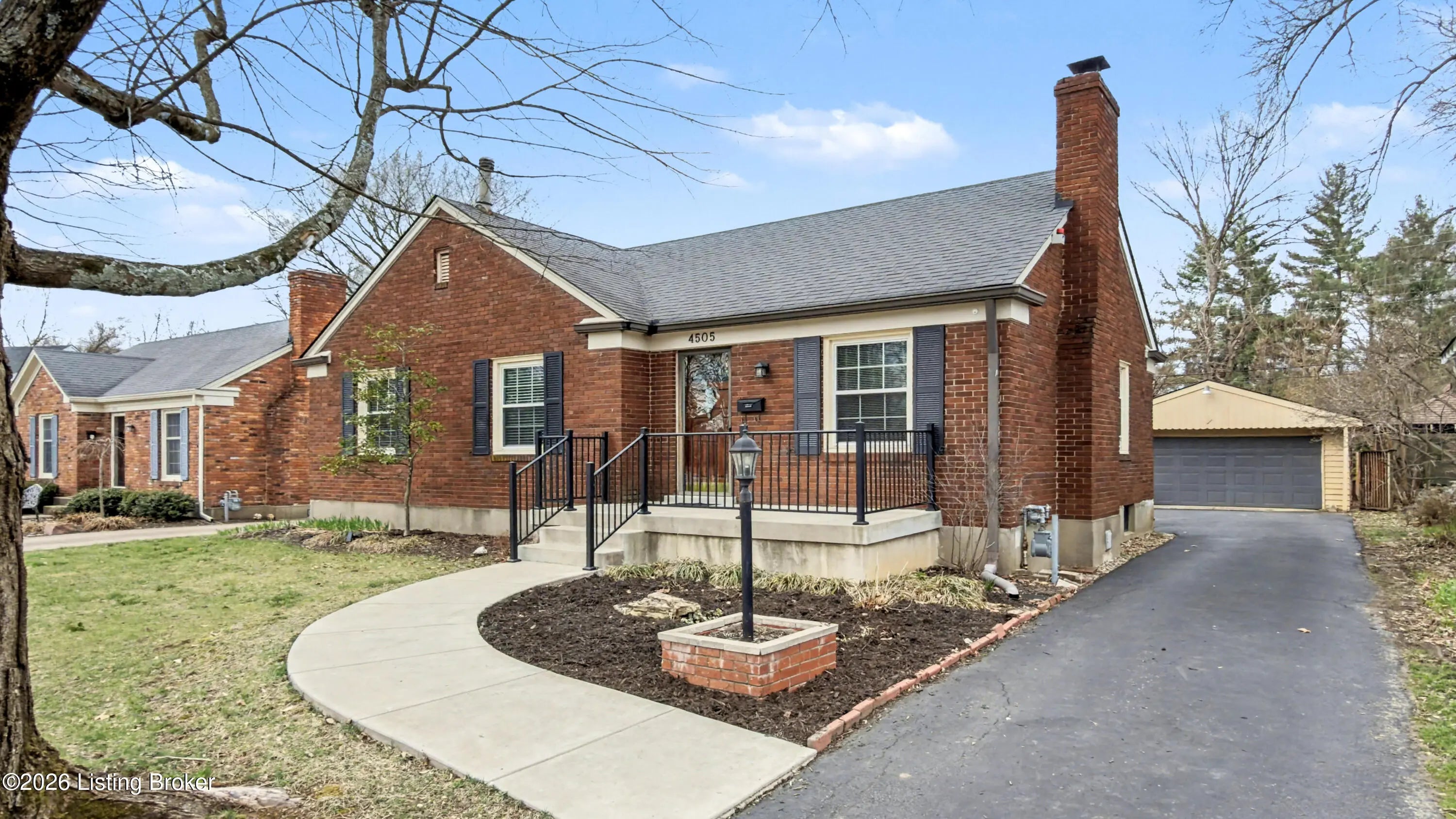 Photo of Listing #1710842