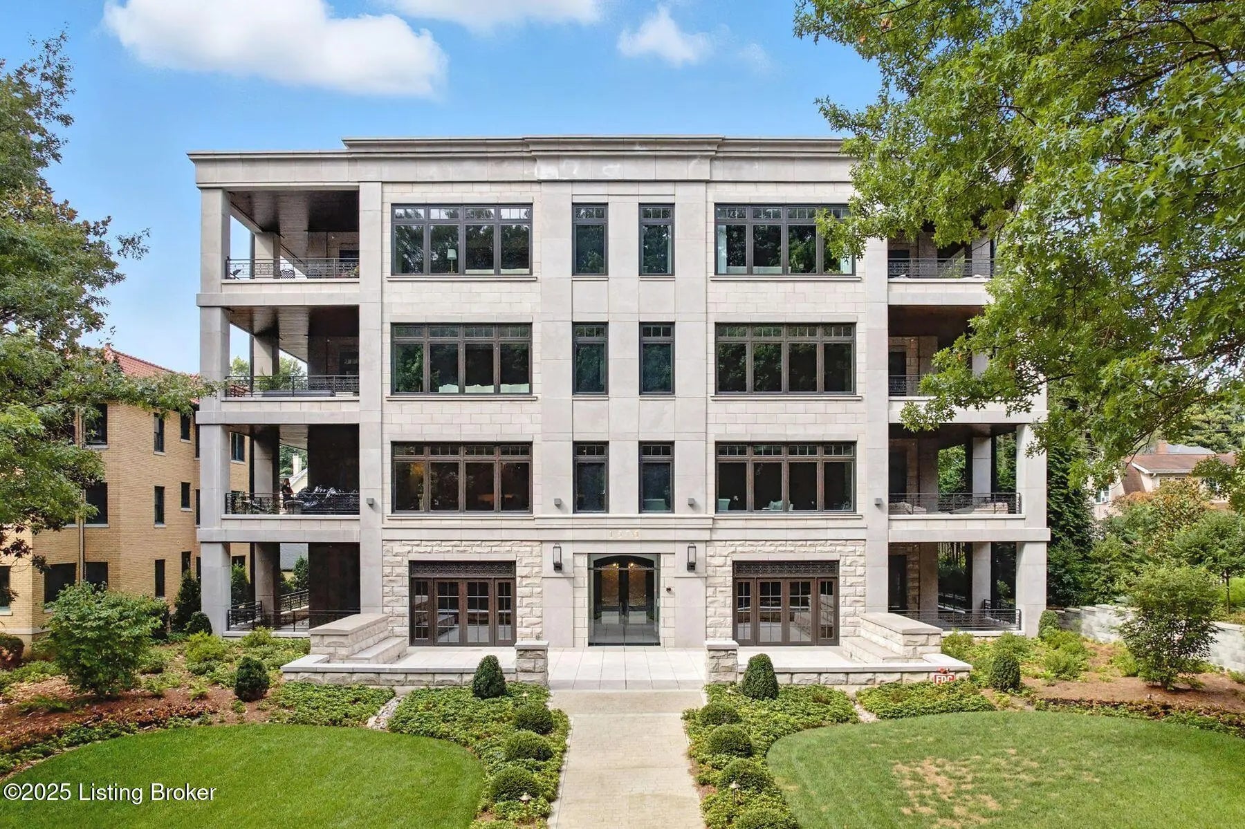 Photo of Listing #1710890