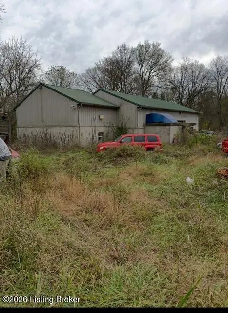 612 Davids Dr, Shepherdsville