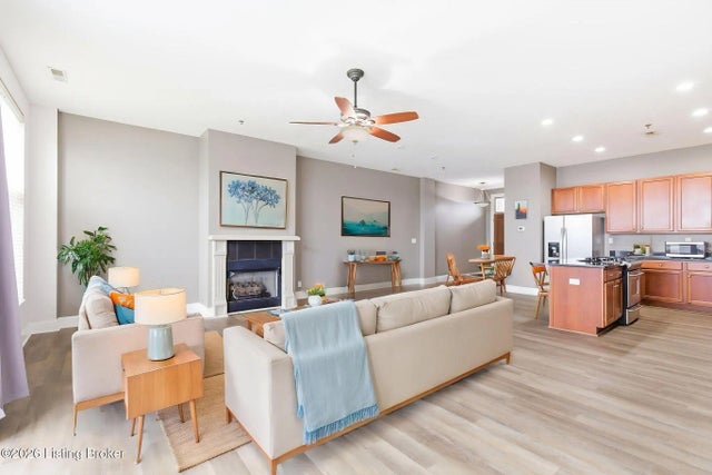 2011 Frankfort Ave 401, Louisville