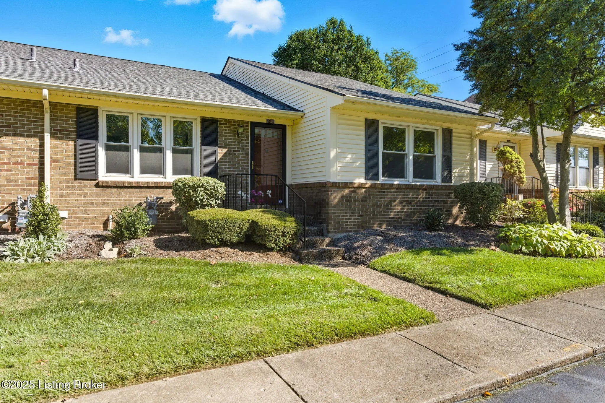 Photo of Listing #1711625