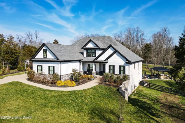 7297 Grand Oaks Dr, Crestwood