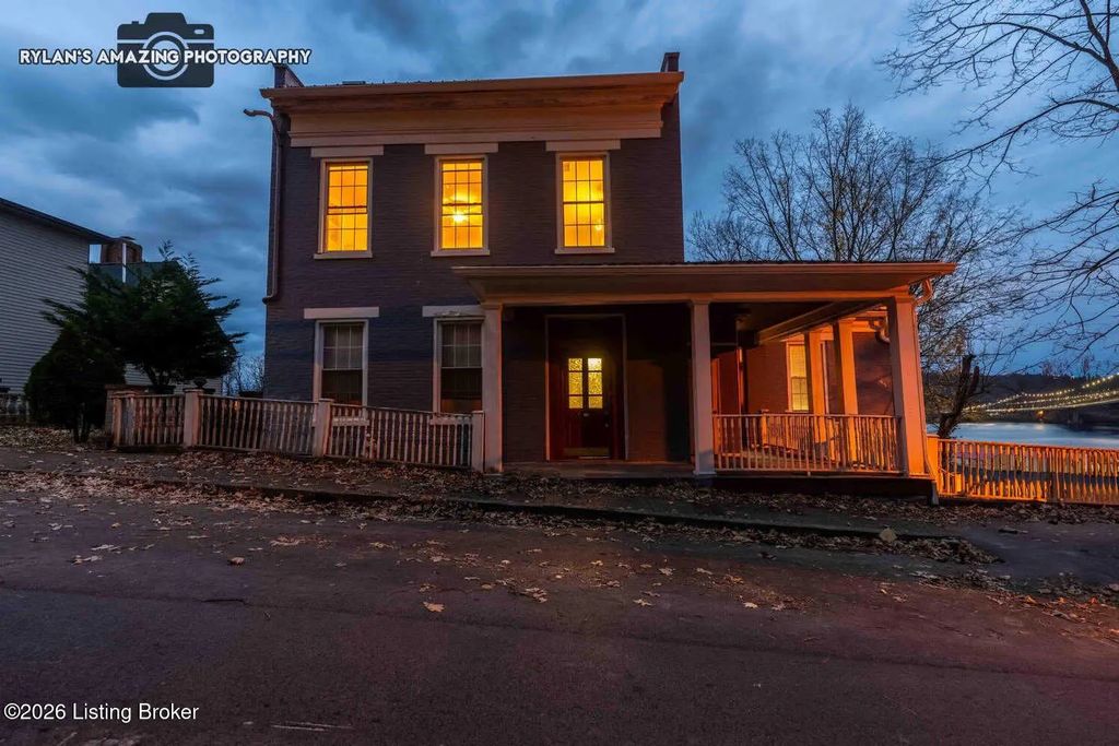 315 W 3rd St, Maysville