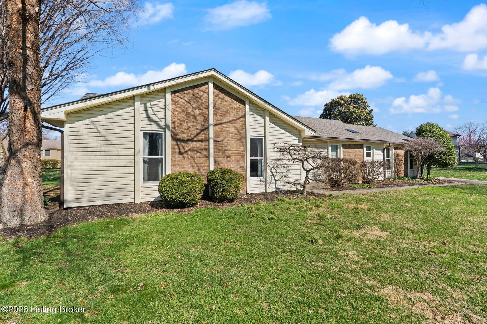 Photo of Listing #1711097