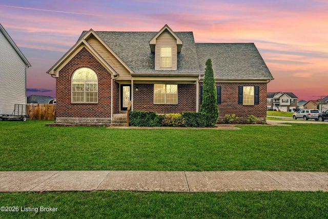 327 Red Crest Dr, Shepherdsville