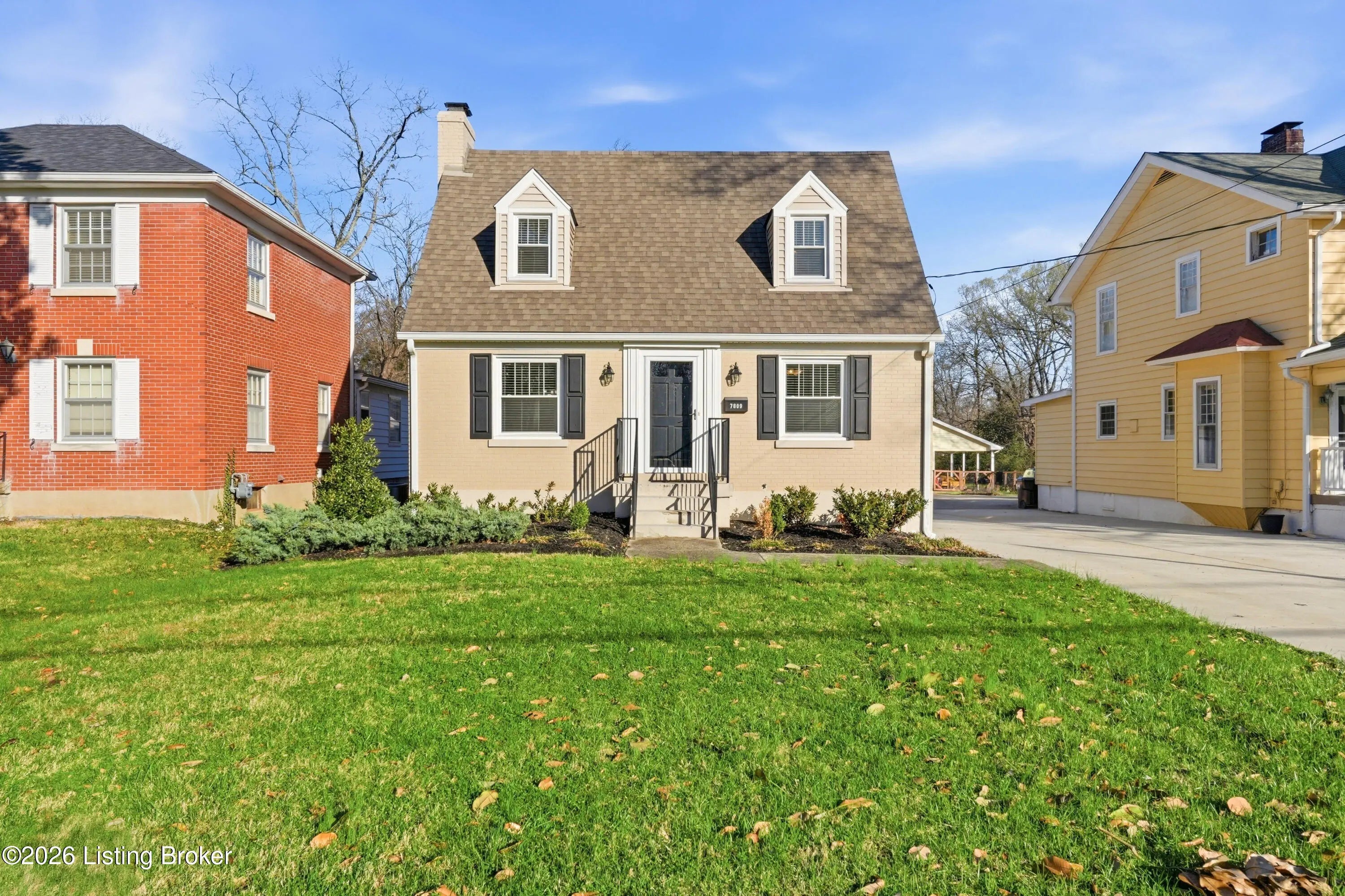 Photo of Listing #1711370