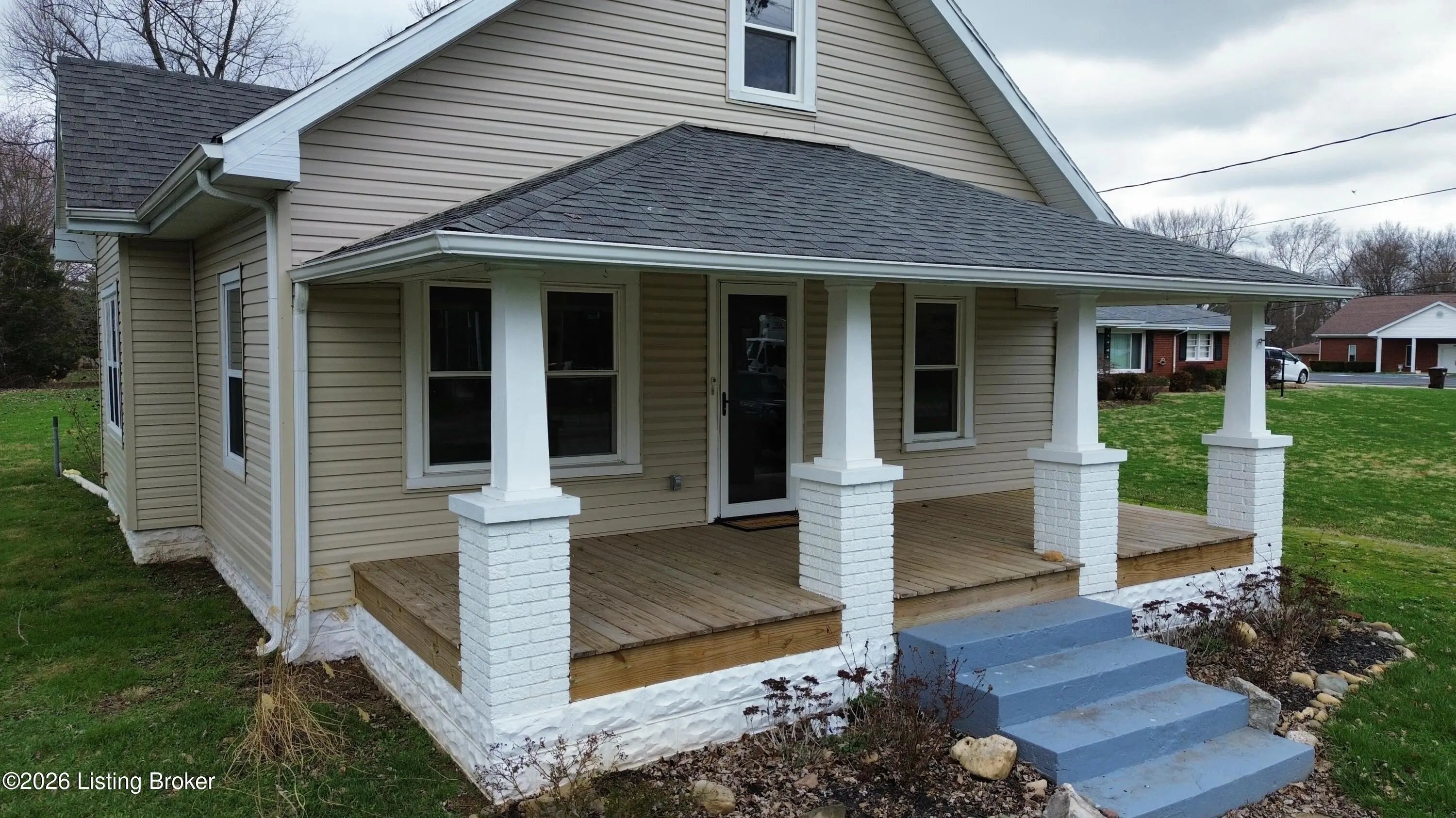 Photo of Listing #1711045