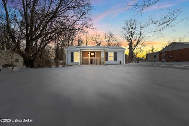 6108 Potts Ln, Crestwood