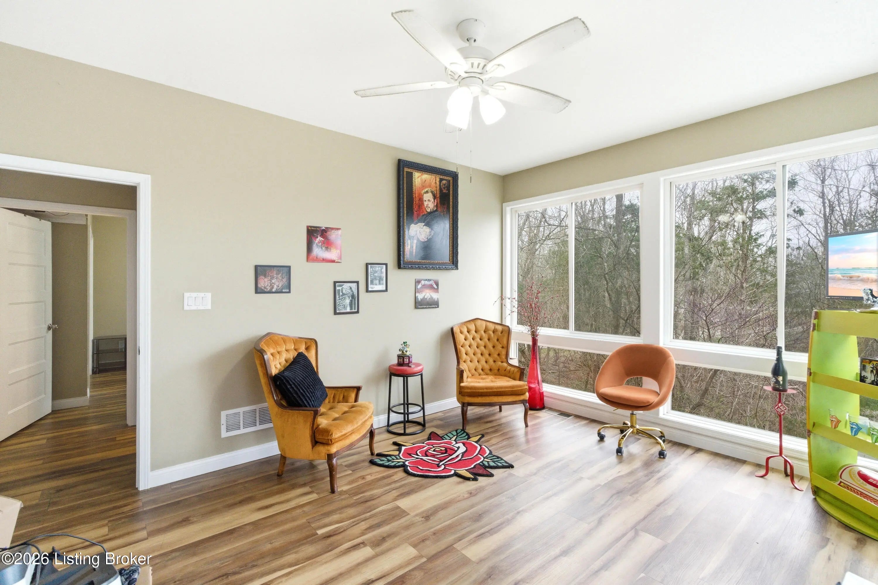 Photo of Listing #1711053