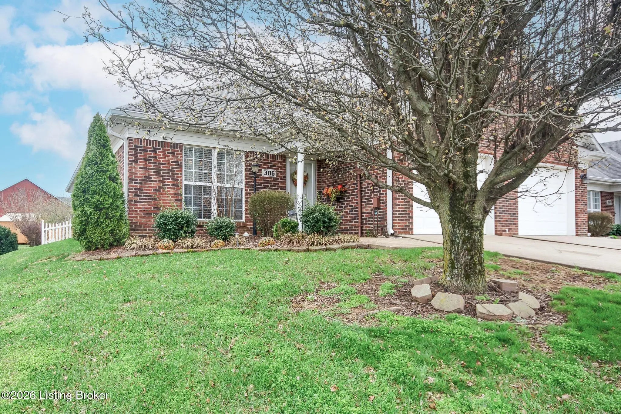 Photo of Listing #1711065