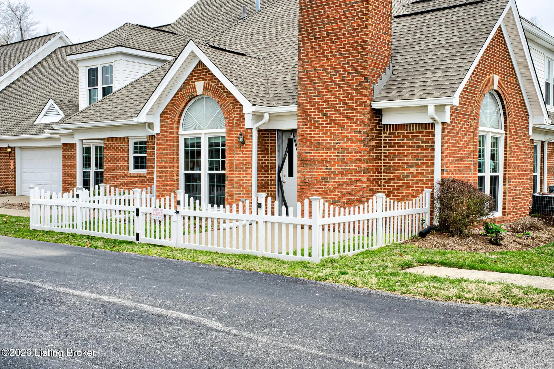 Photo of Listing #1711356