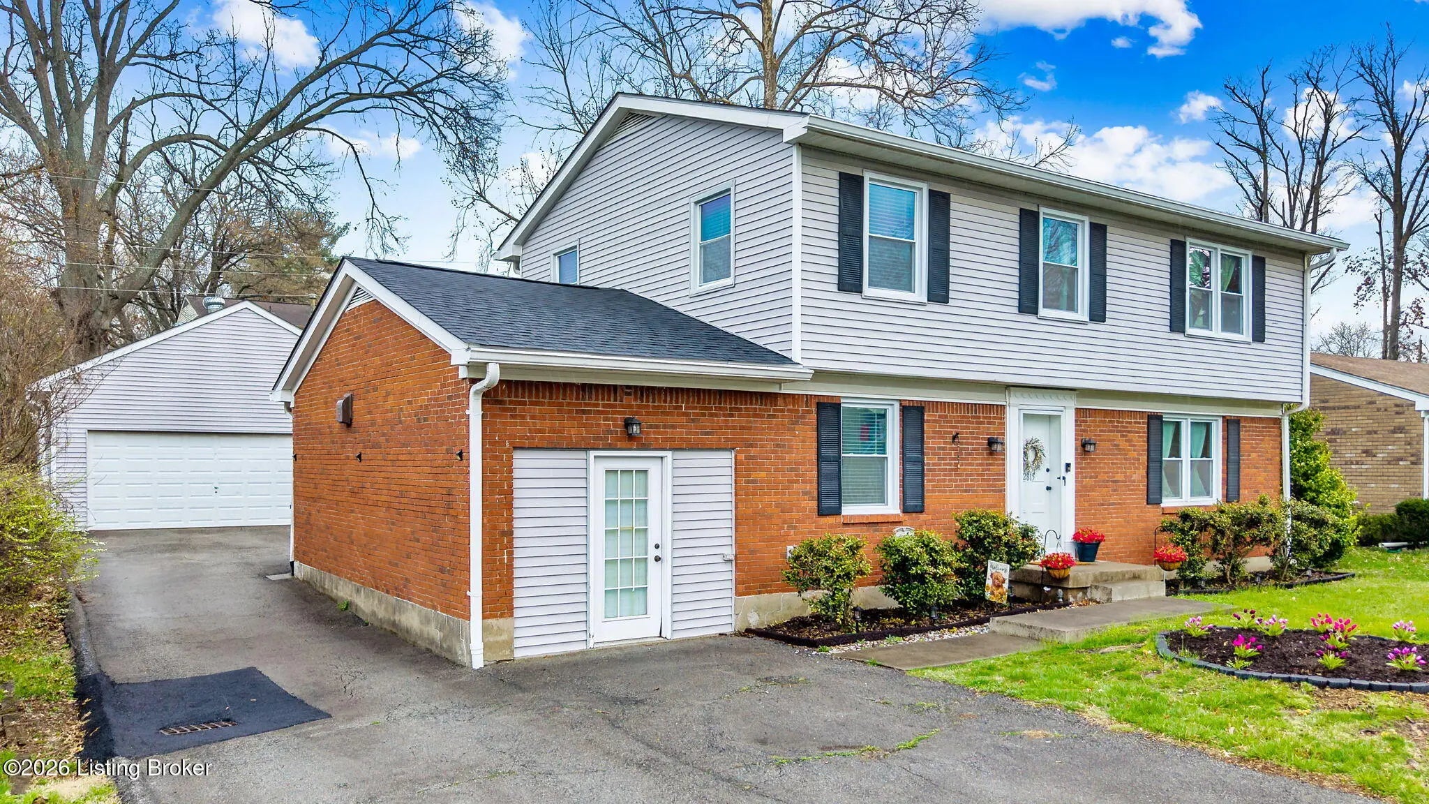 Photo of Listing #1711215