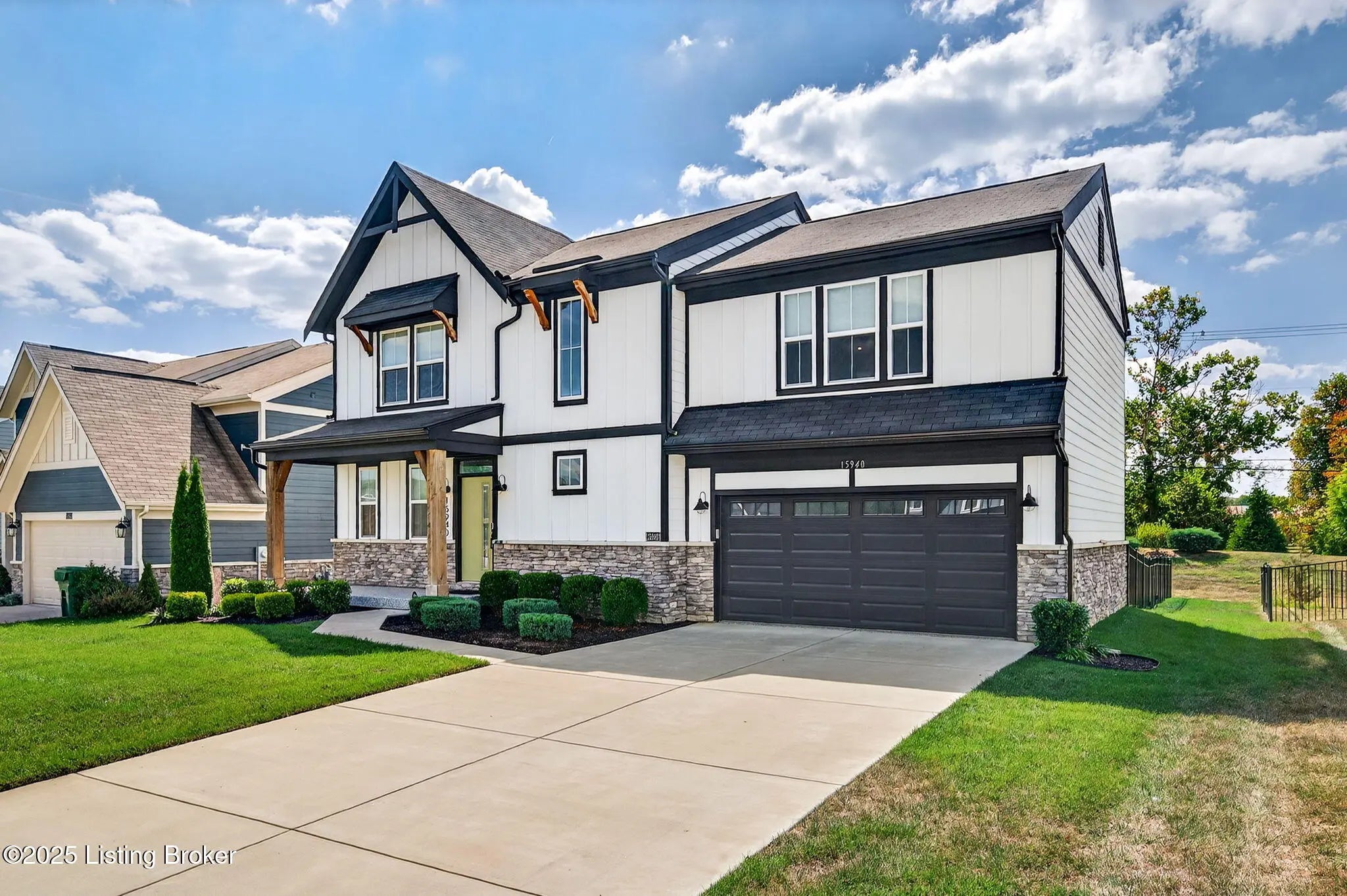 Photo of Listing #1711323