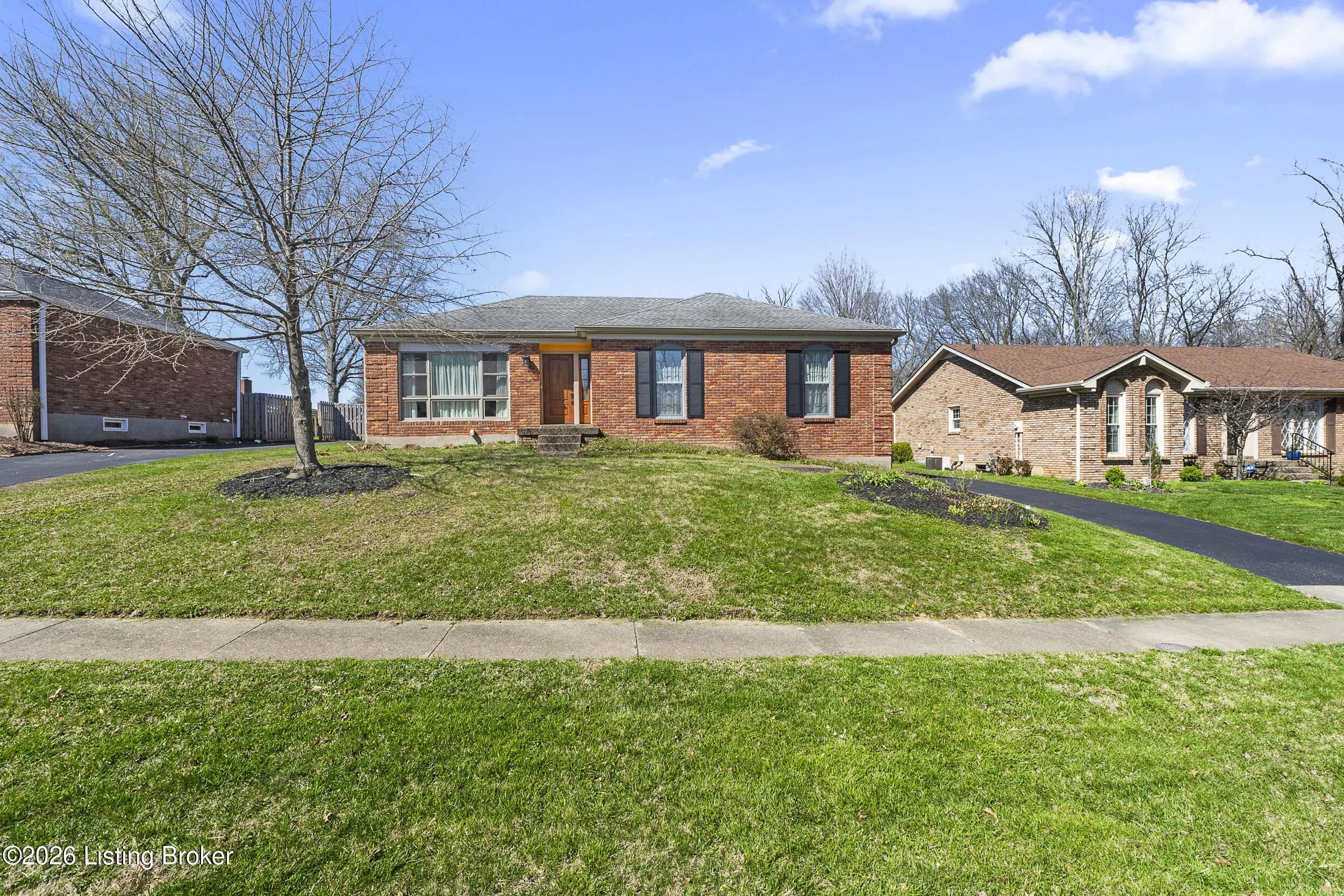 Photo of Listing #1712382