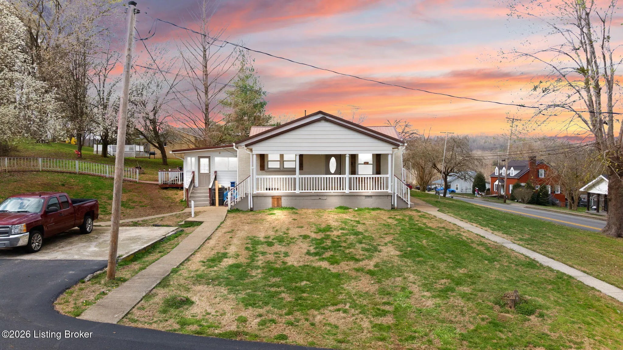 Photo of Listing #1711197