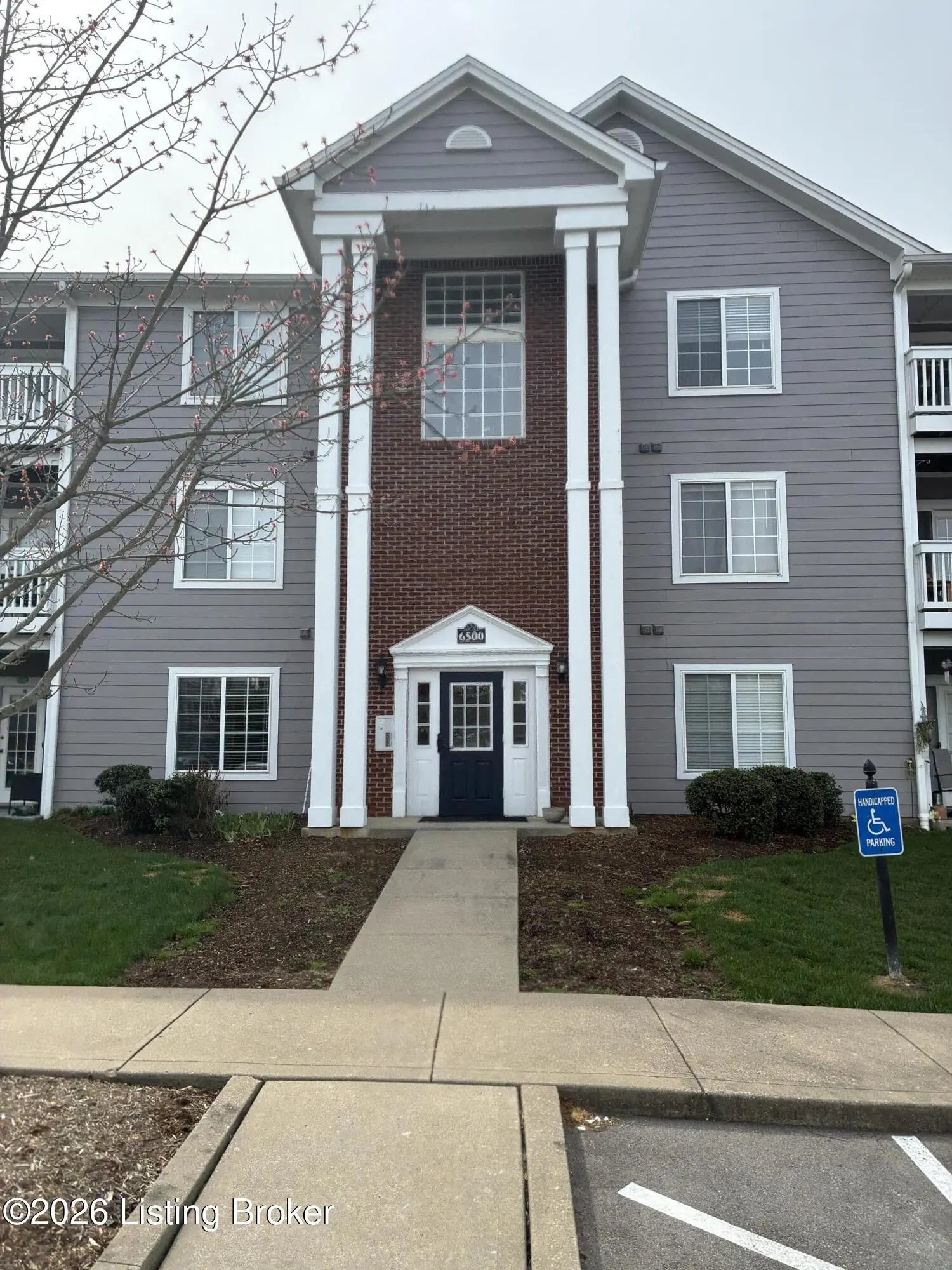 Photo of Listing #1711413