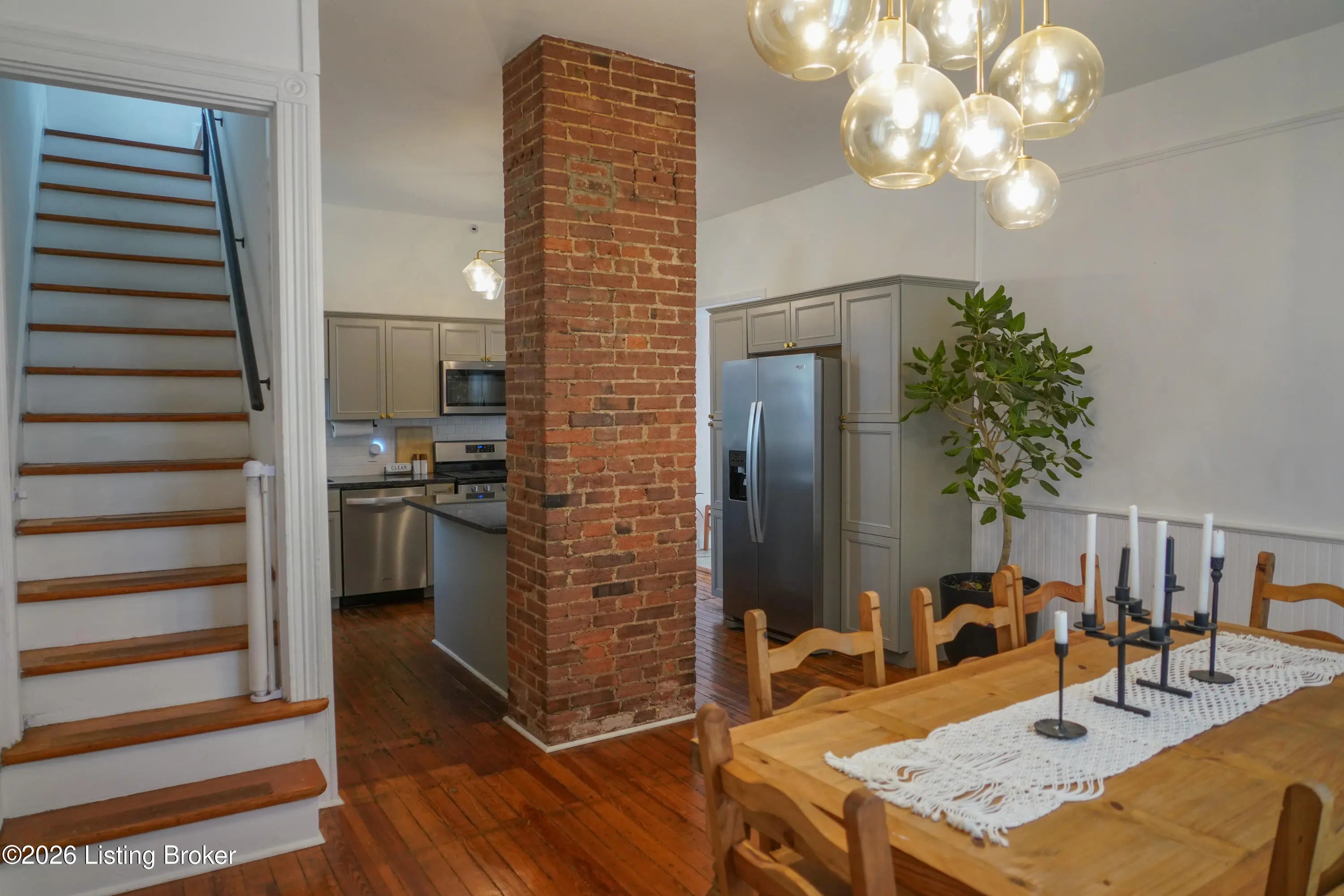 Photo of Listing #1711336