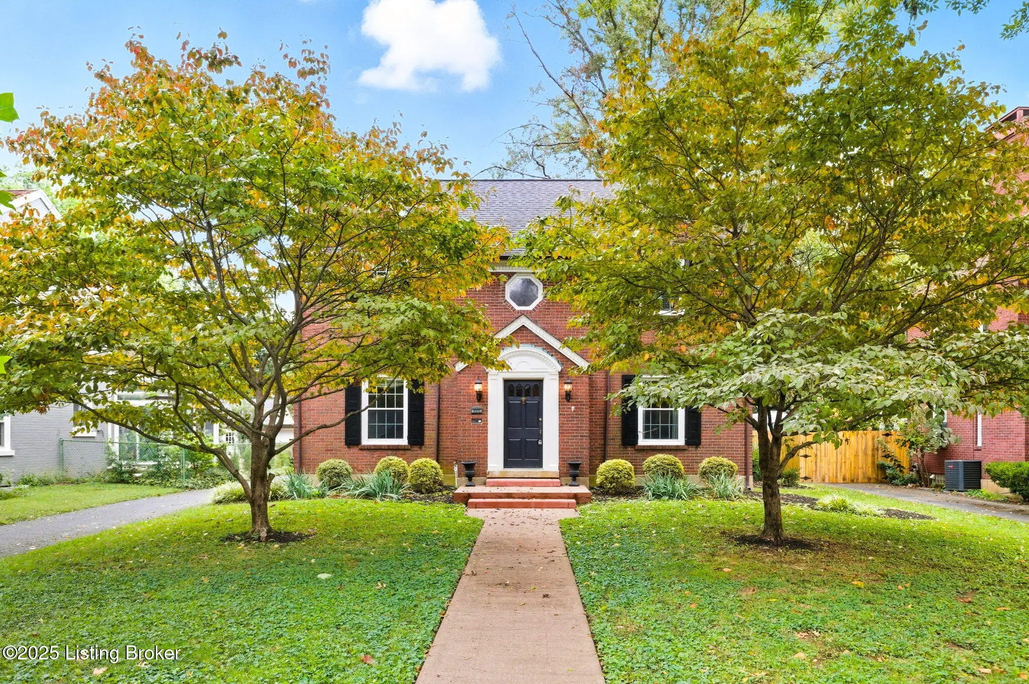 Photo of Listing #1711349