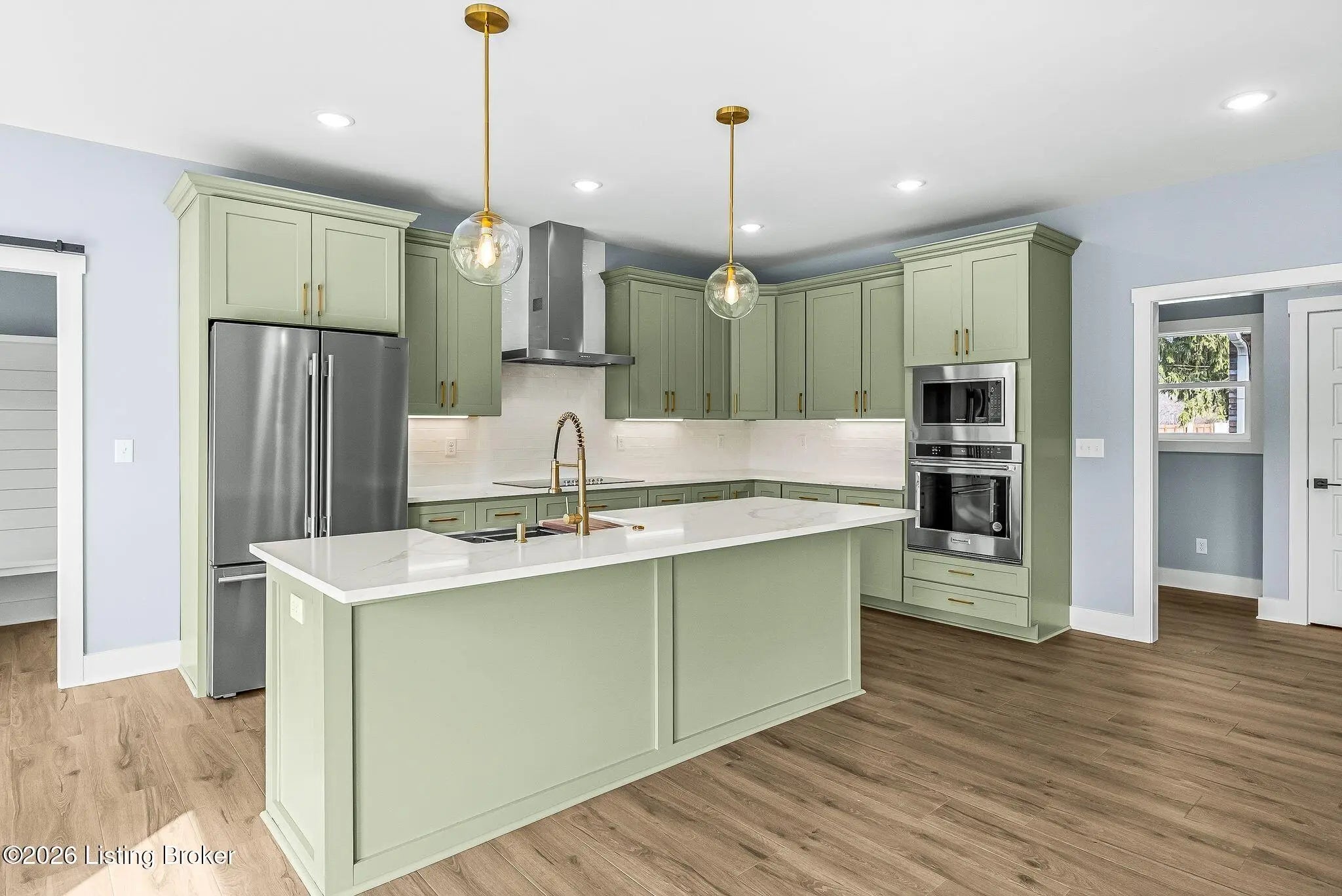 Photo of Listing #1711348