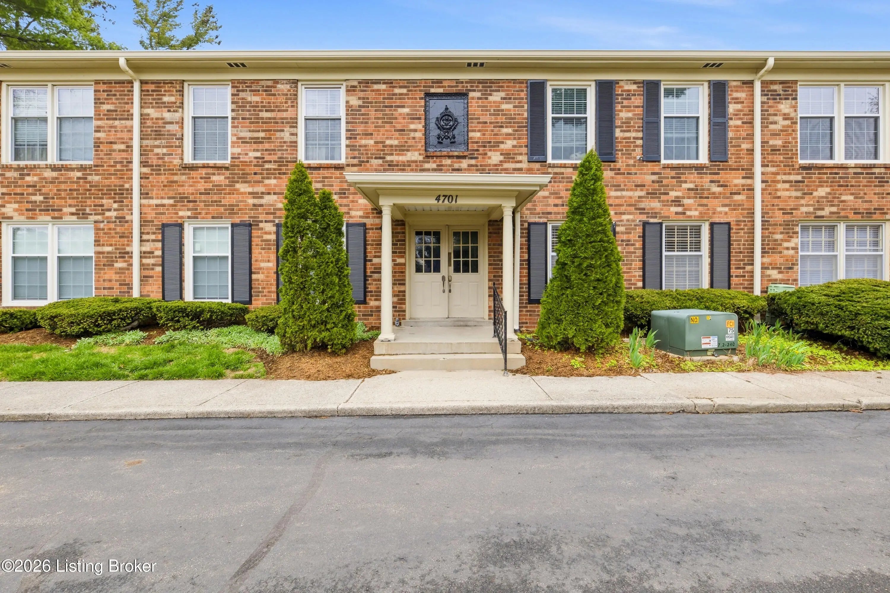 Photo of Listing #1711360