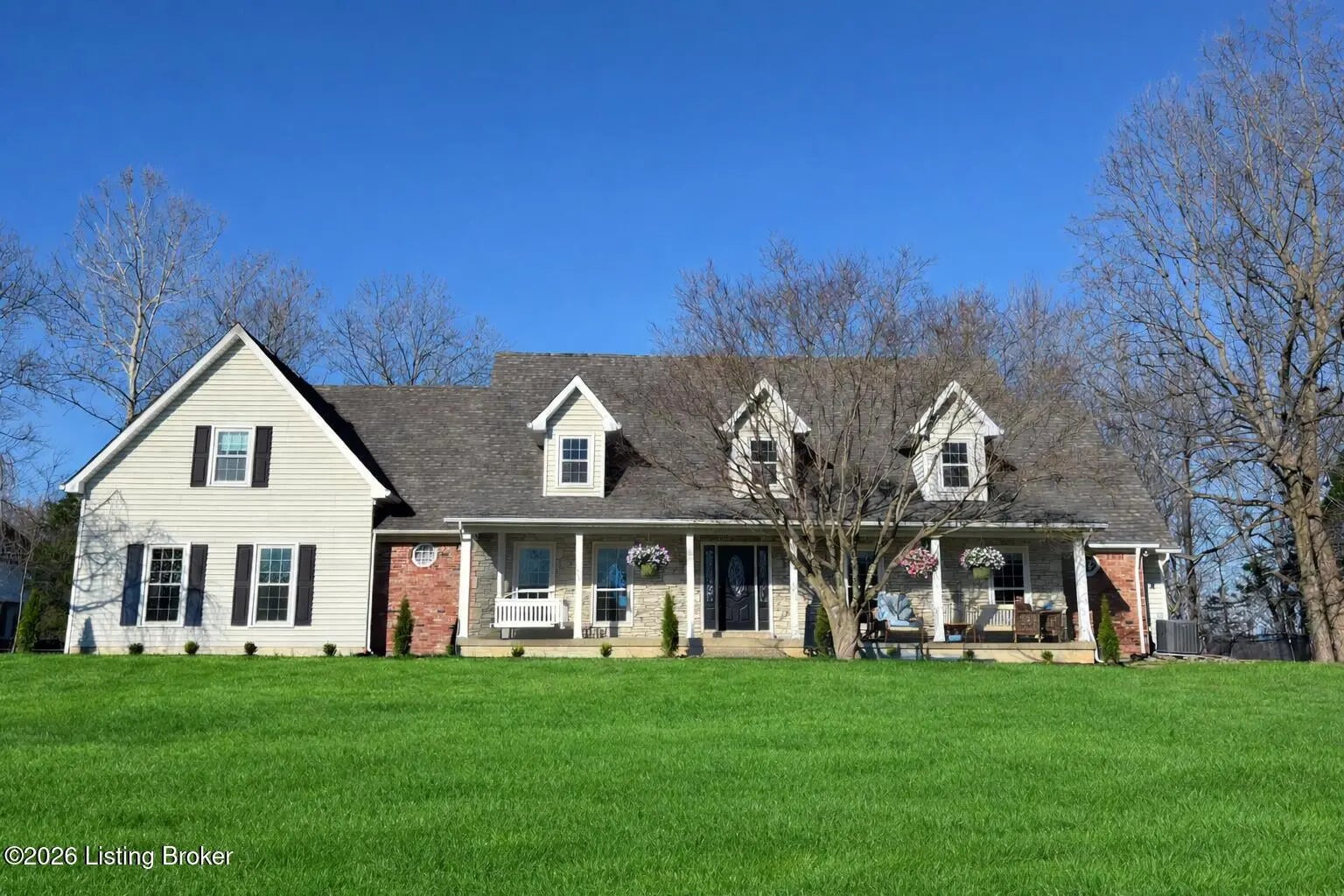 Photo of Listing #1711402