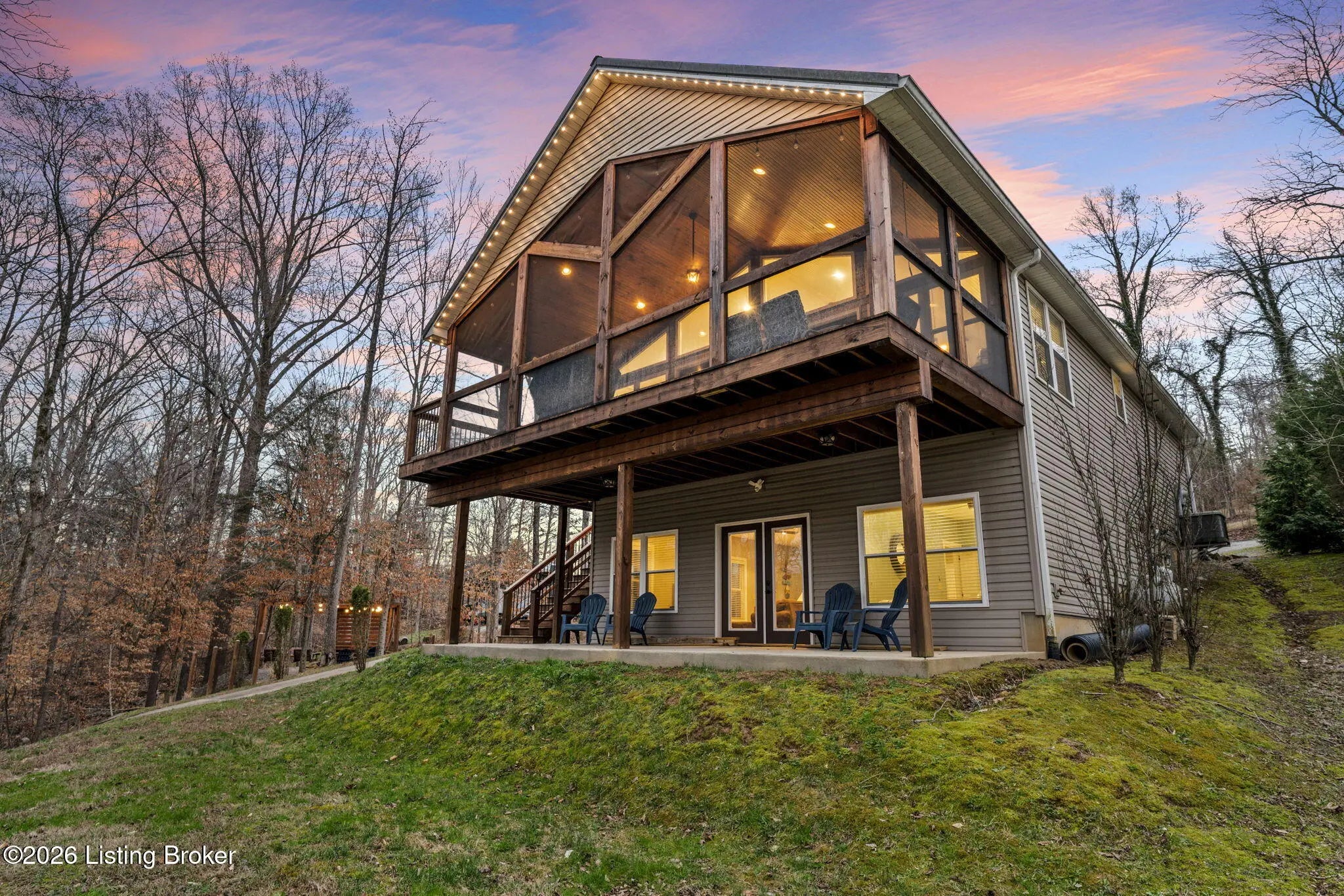 Photo of Listing #1711485