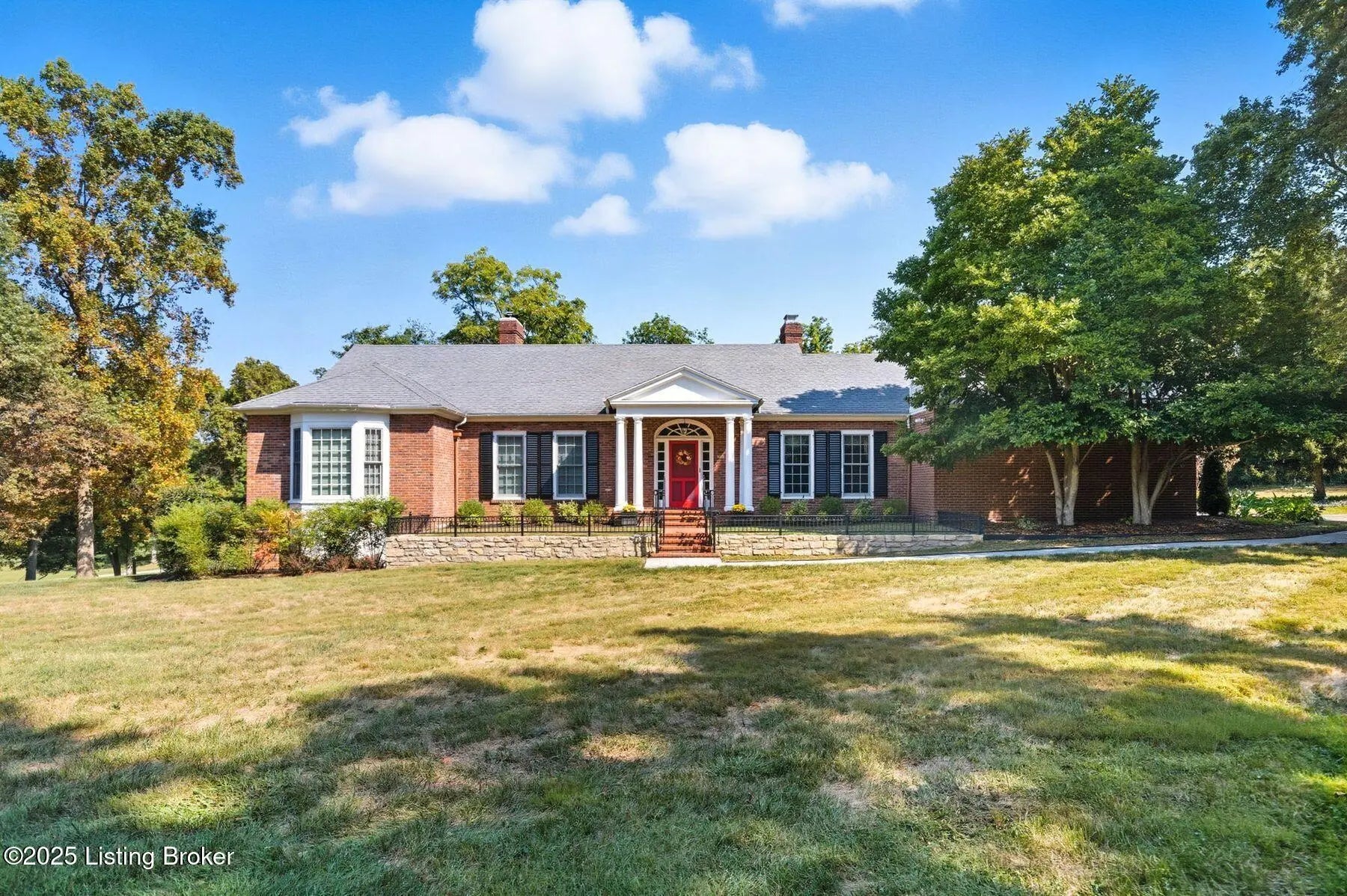 Photo of Listing #1711570