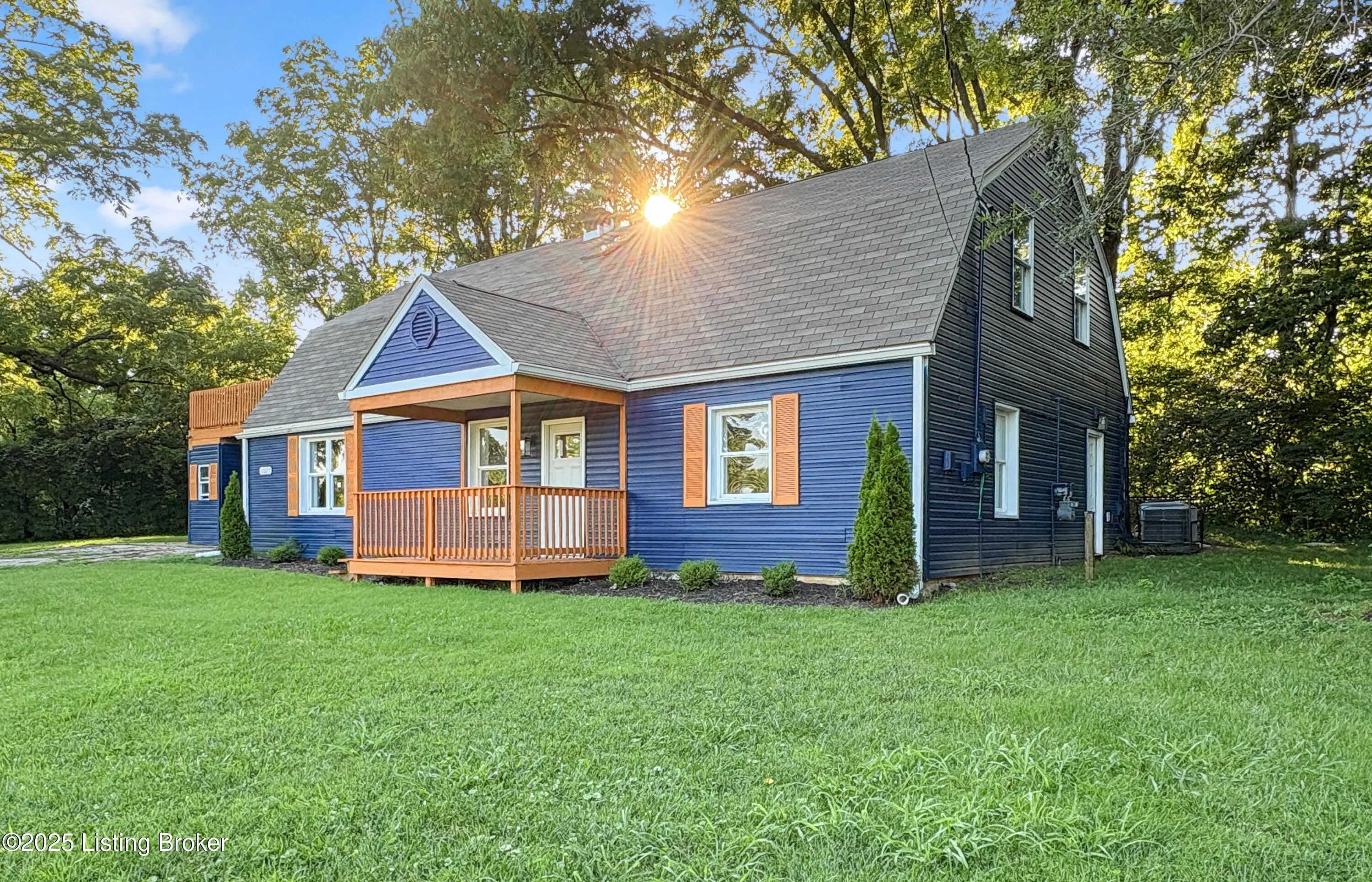 Photo of Listing #1711651