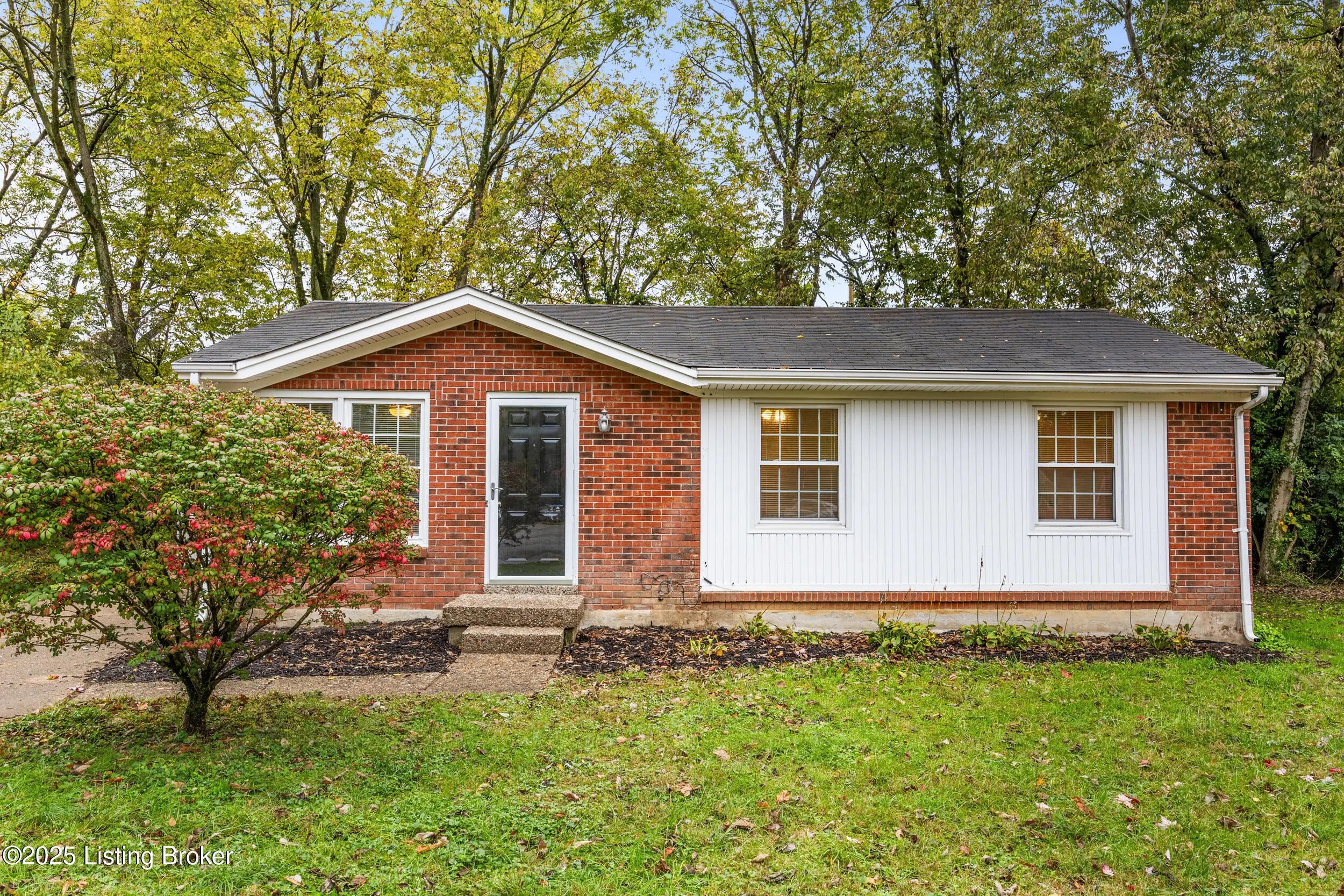 Photo of Listing #1711550