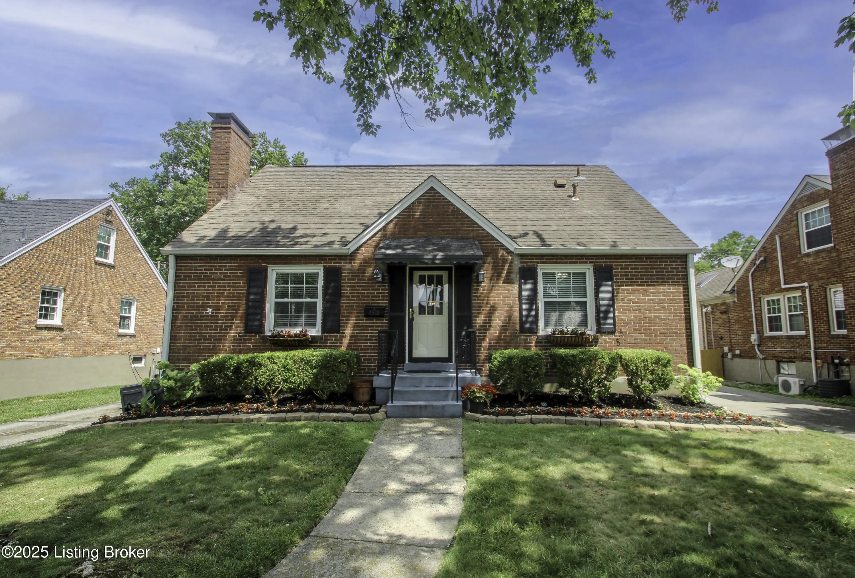 Photo of Listing #1711699