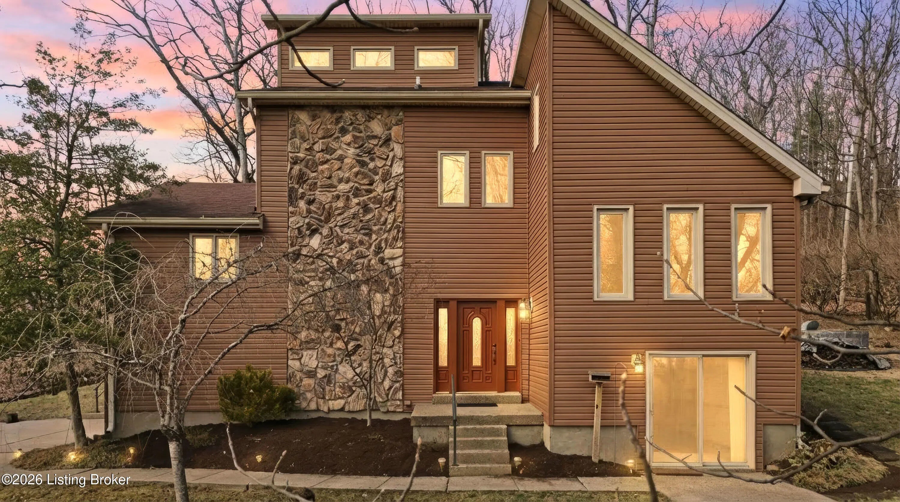 Photo of Listing #1711855