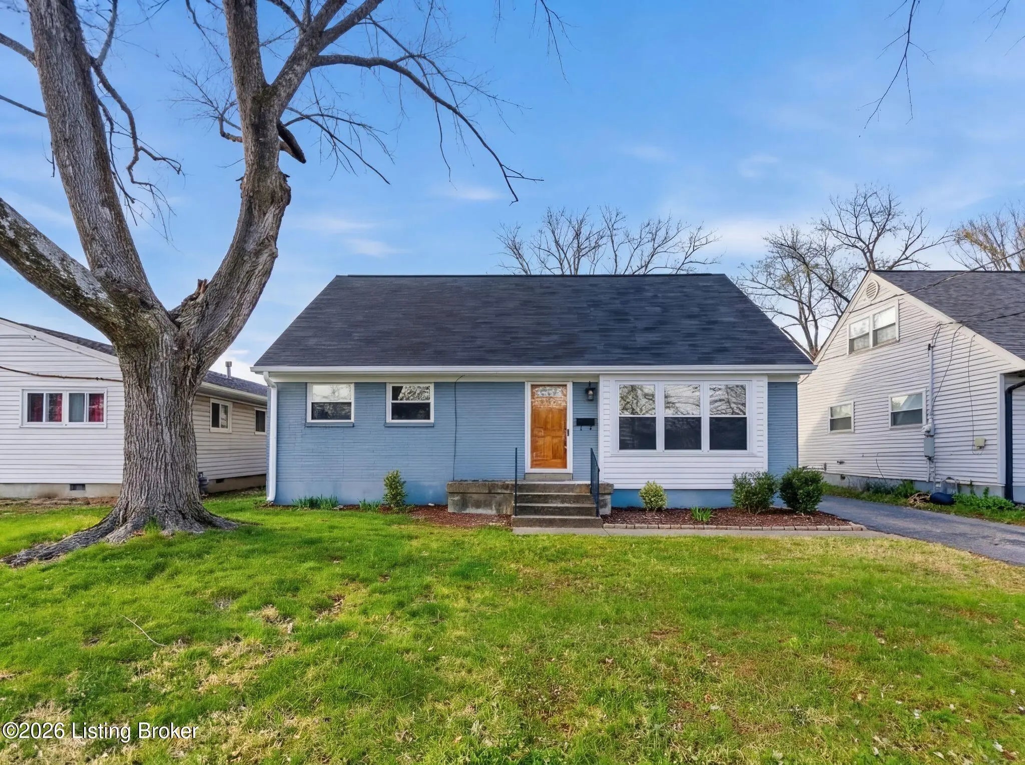 Photo of Listing #1711851