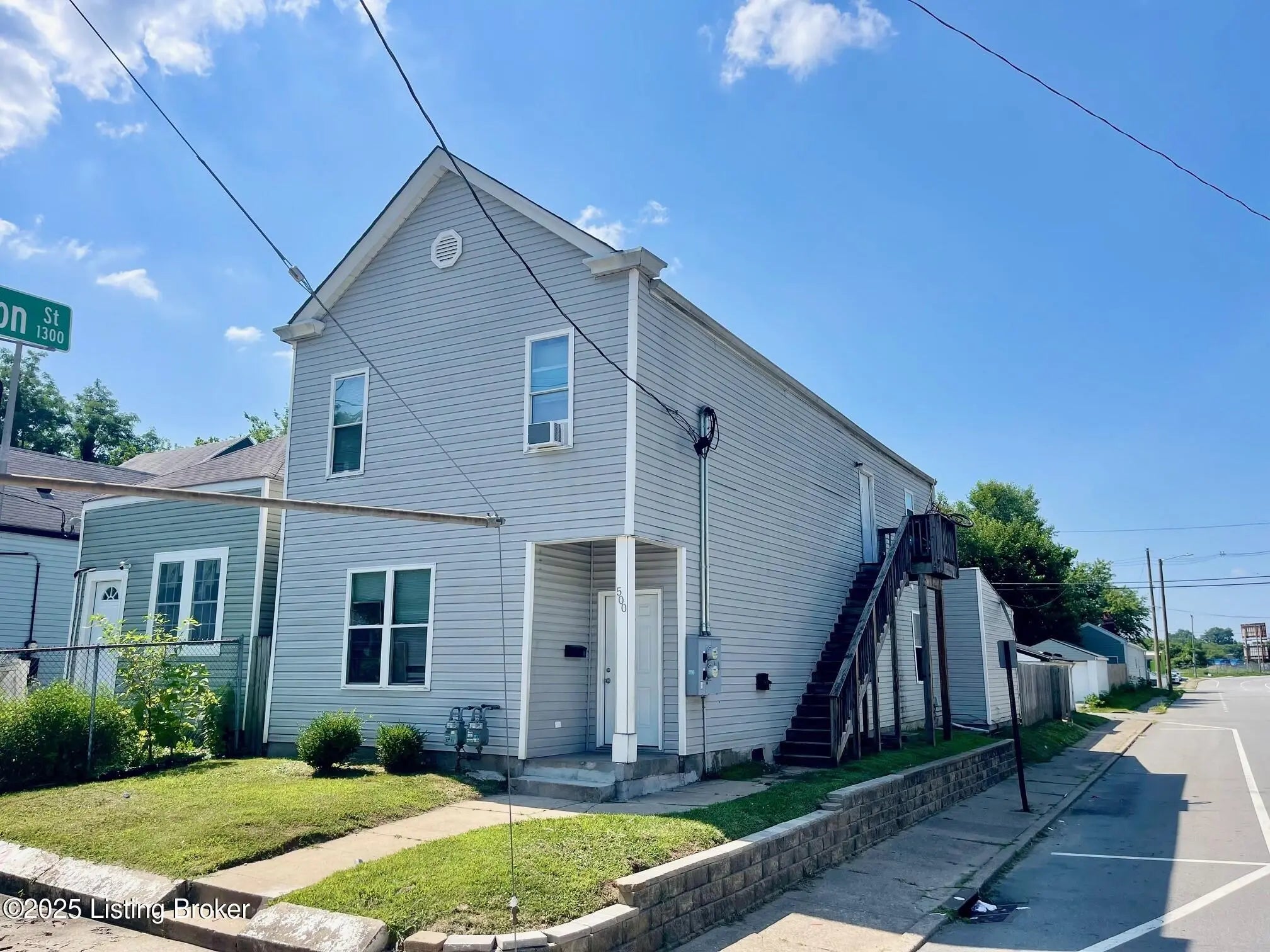 Photo of Listing #1712044