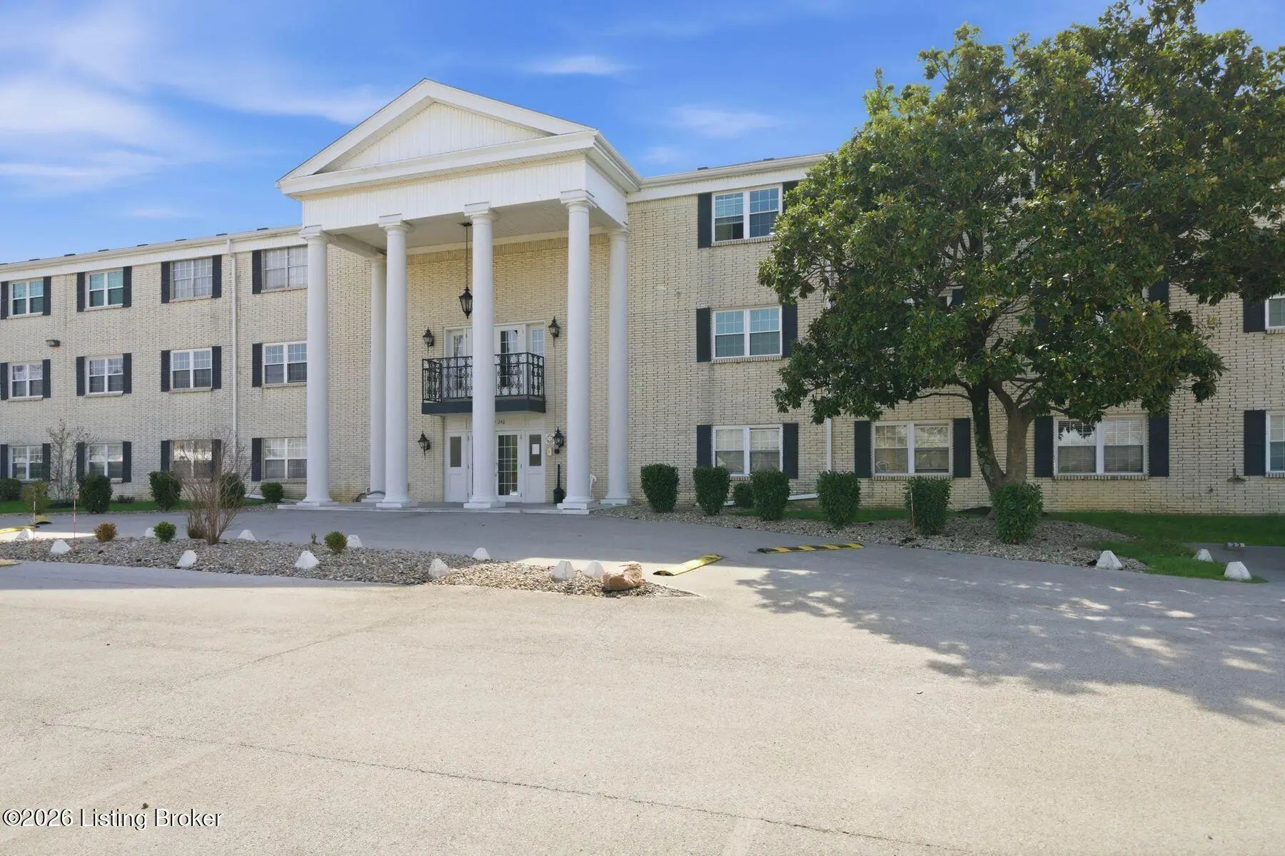 Photo of Listing #1712658