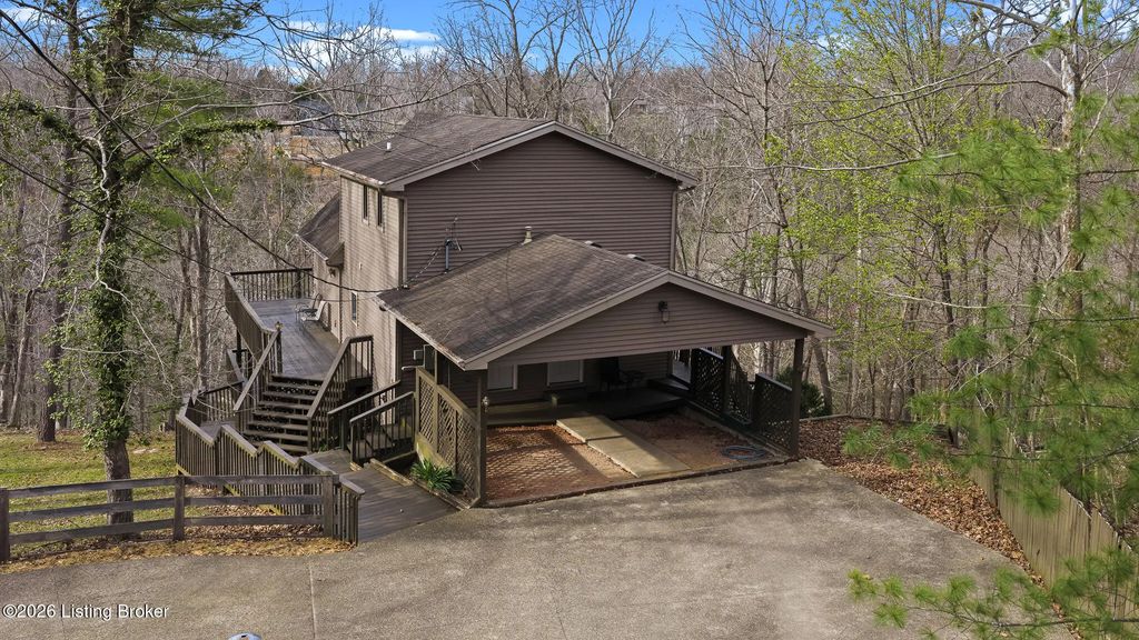 122 Pineland Ln, Brandenburg
