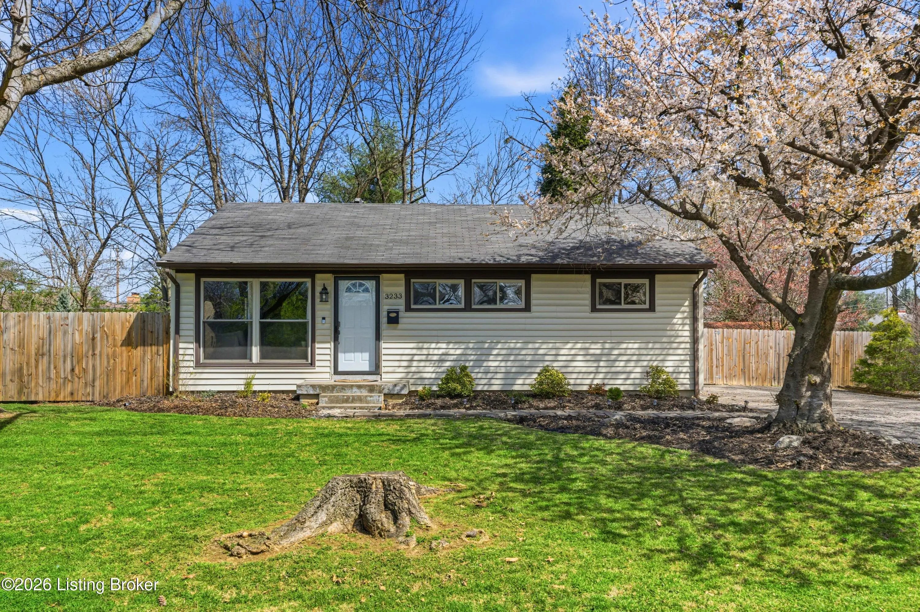 Photo of Listing #1712193