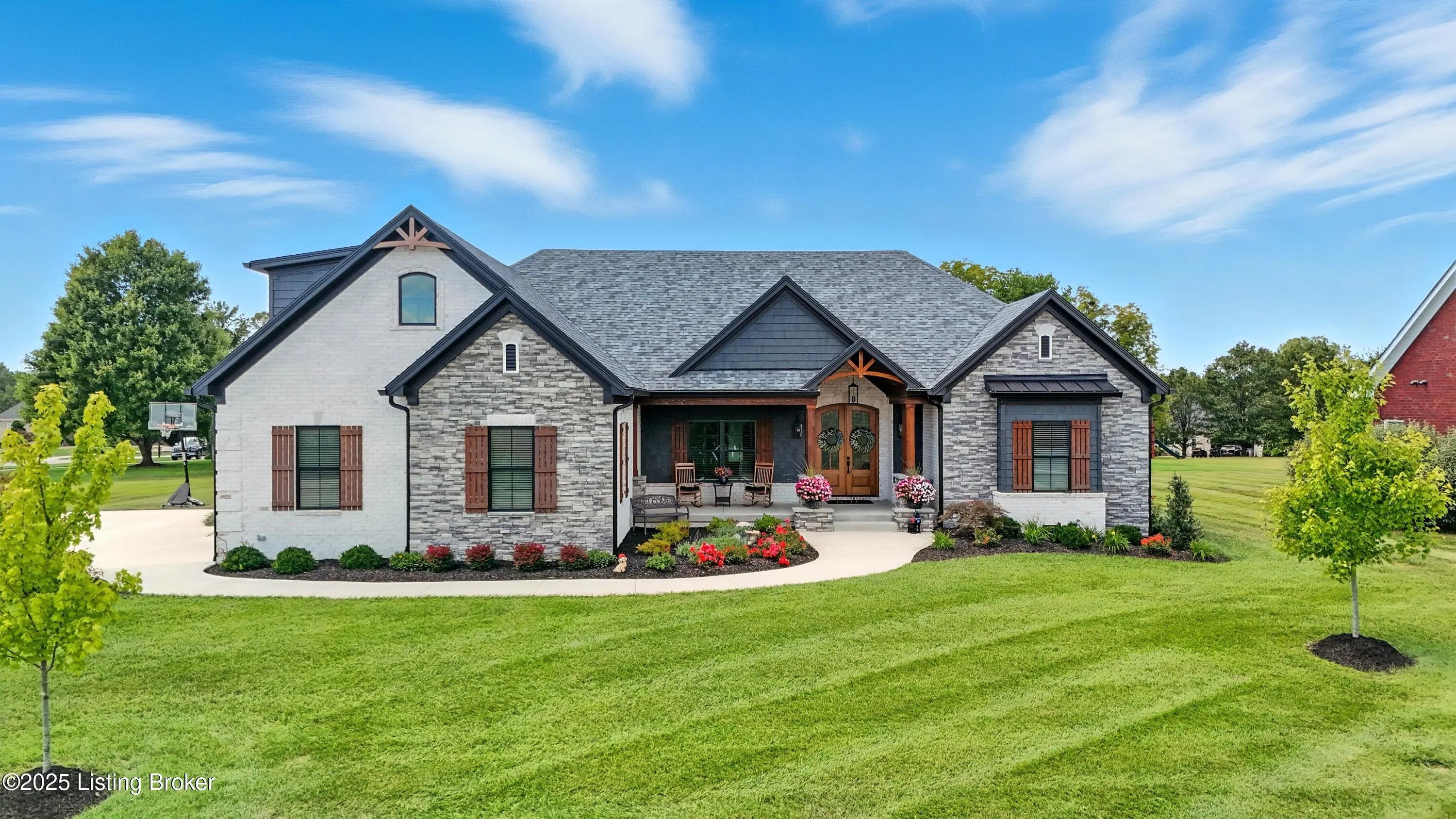 Photo of Listing #1712377