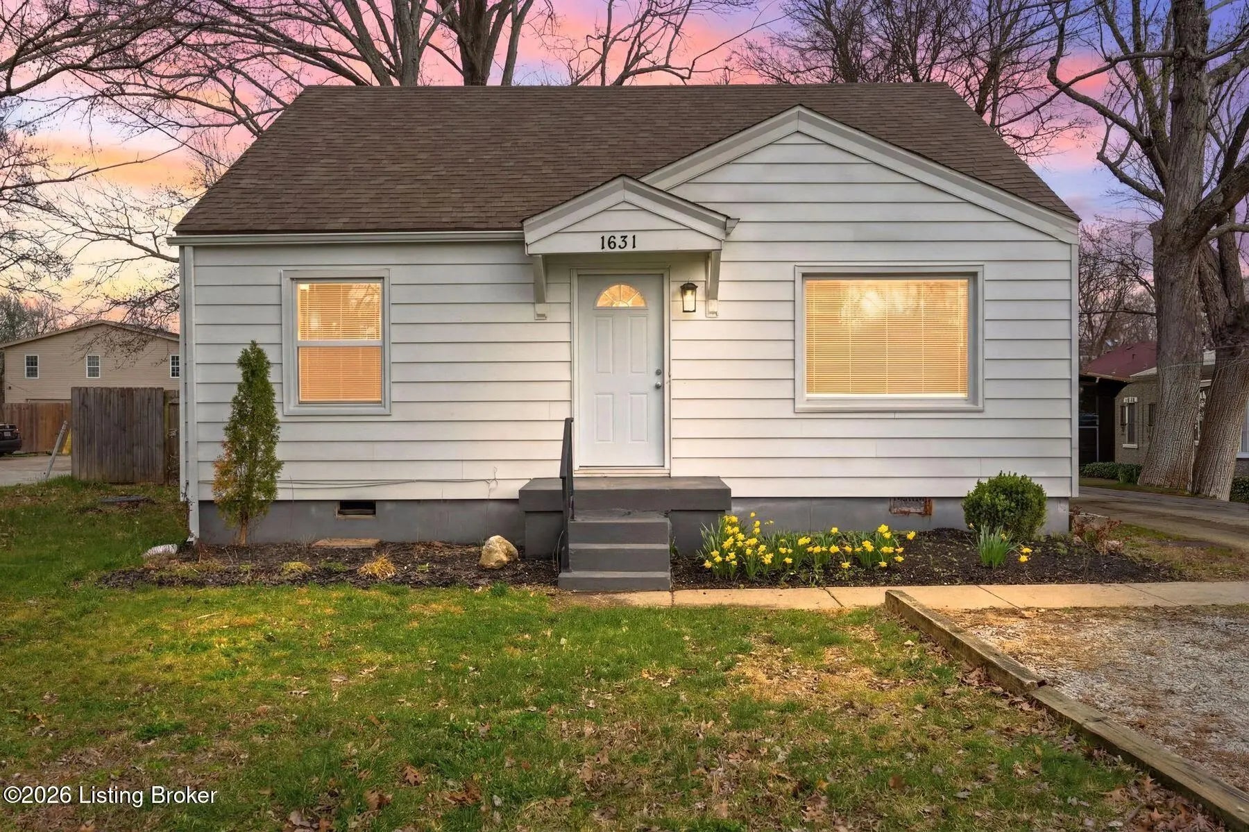 Photo of Listing #1712380