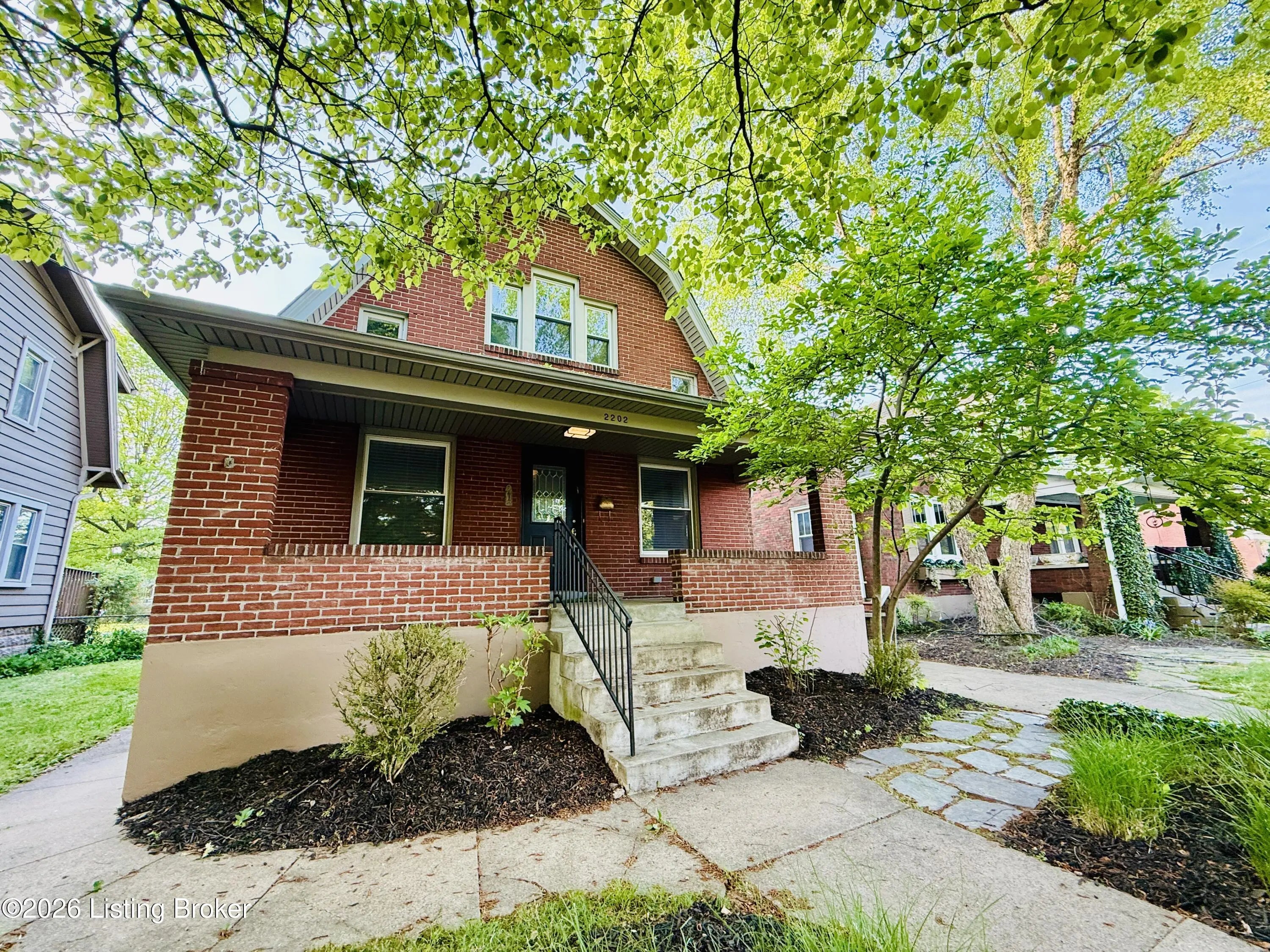 Photo of Listing #1715111