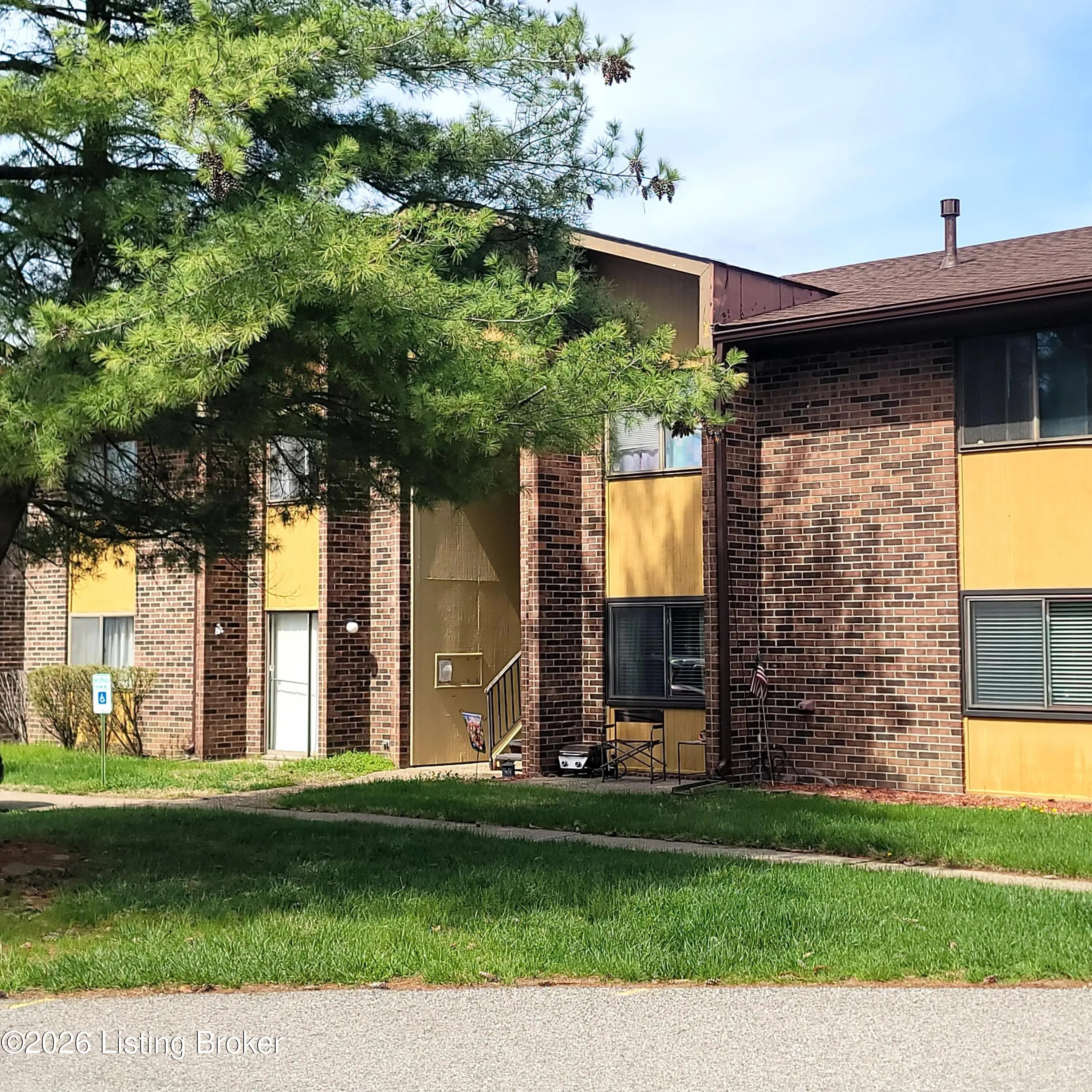 Photo of Listing #1712348