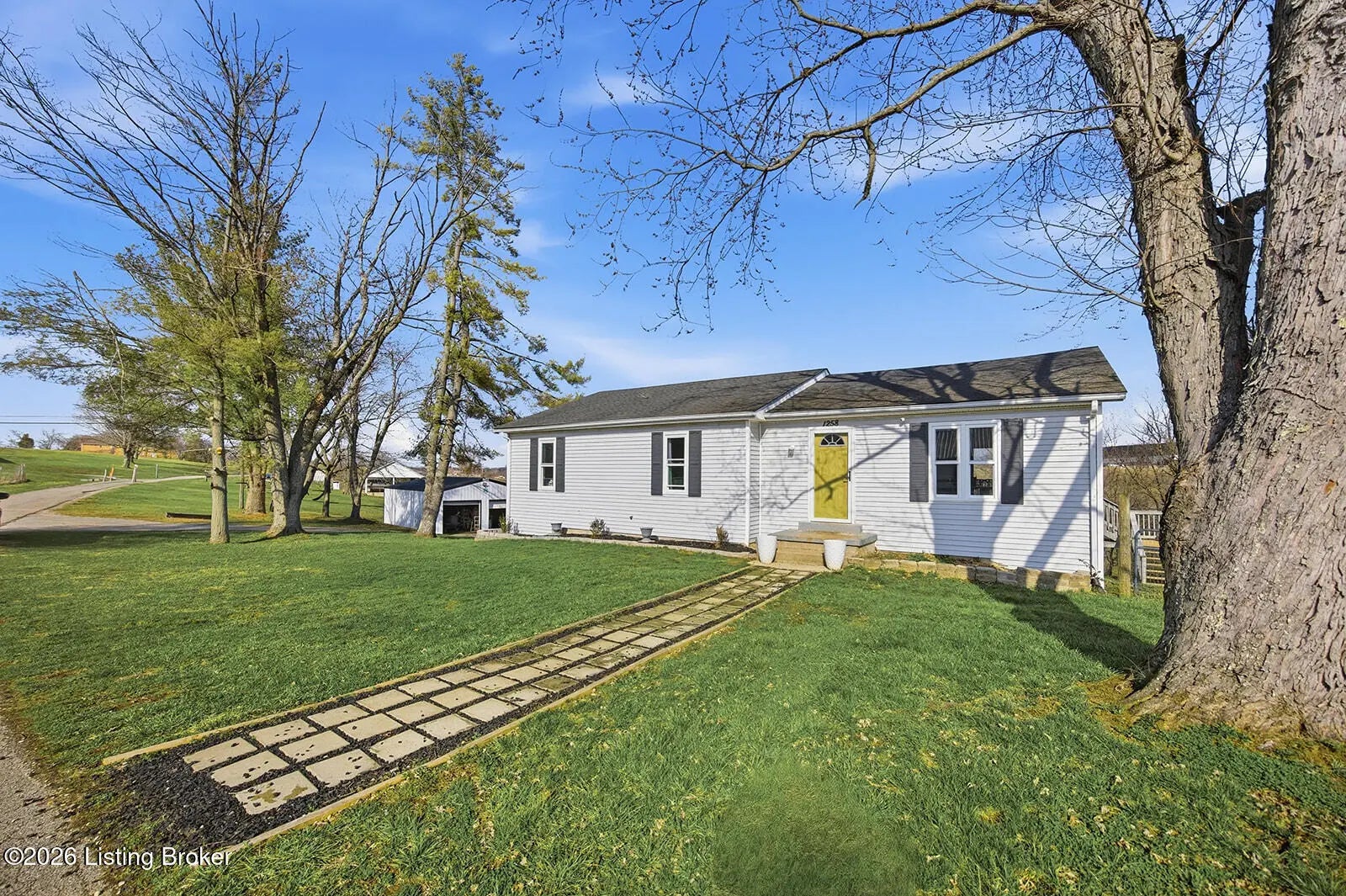 Photo of Listing #1712411