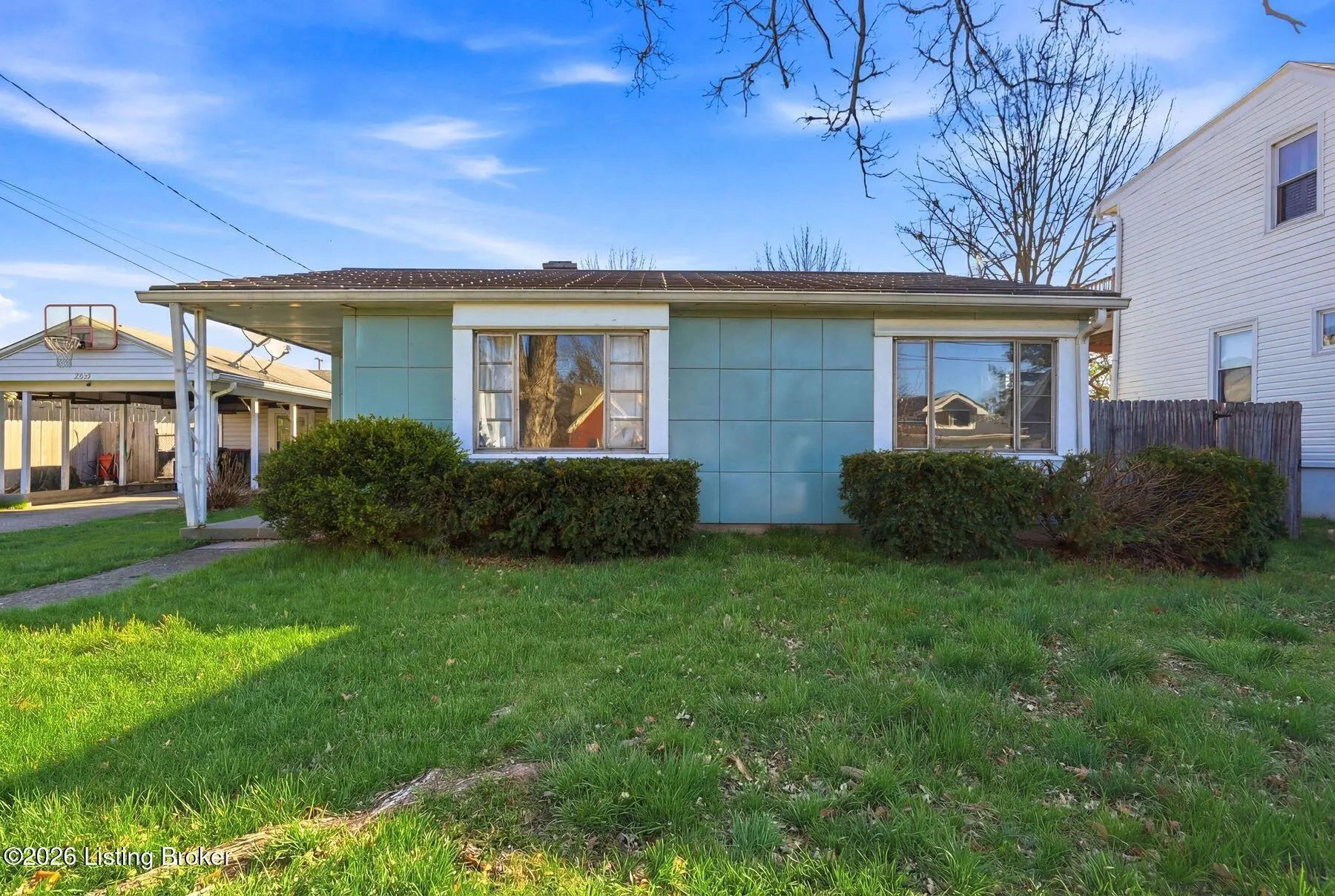 Photo of Listing #1712715