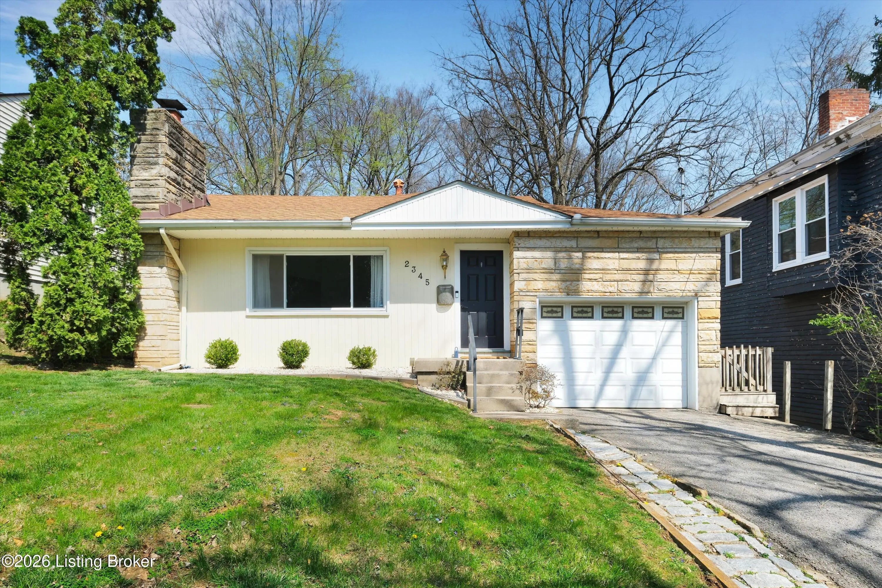 Photo of Listing #1712642